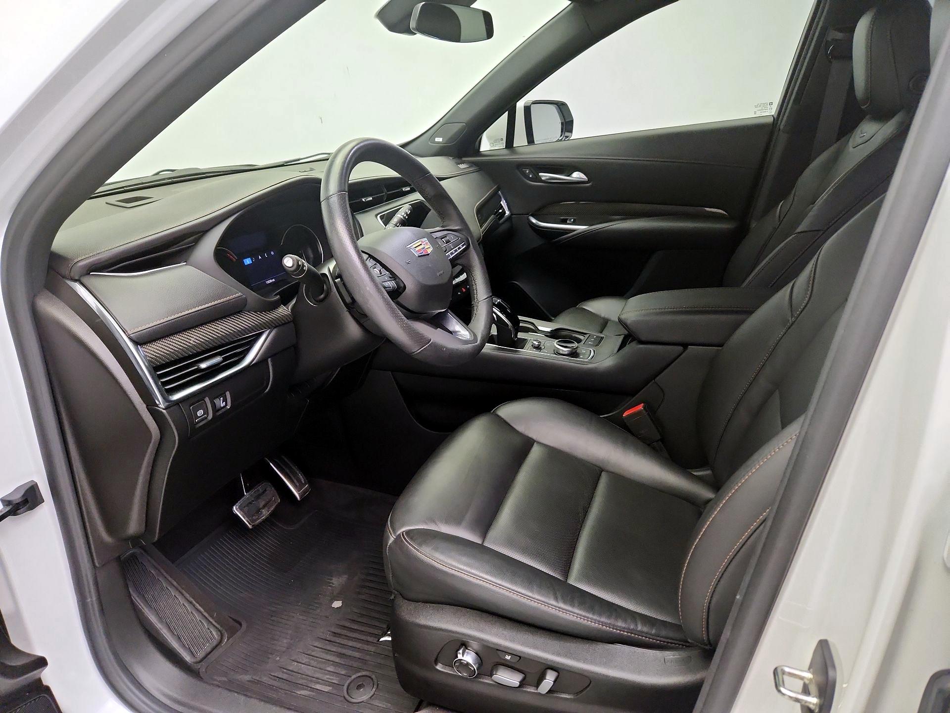 Thumbnail: 2023 Cadillac XT4 - 11