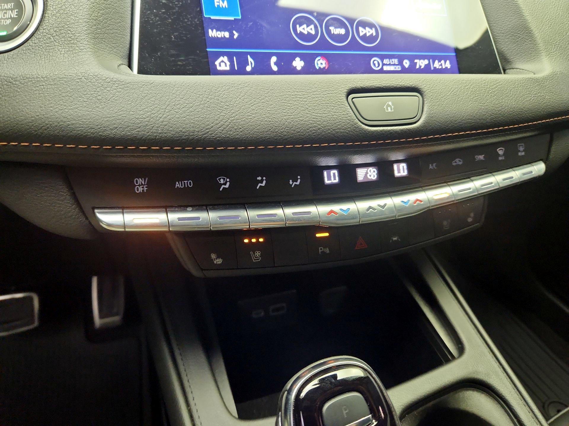 Thumbnail: 2023 Cadillac XT4 - 16