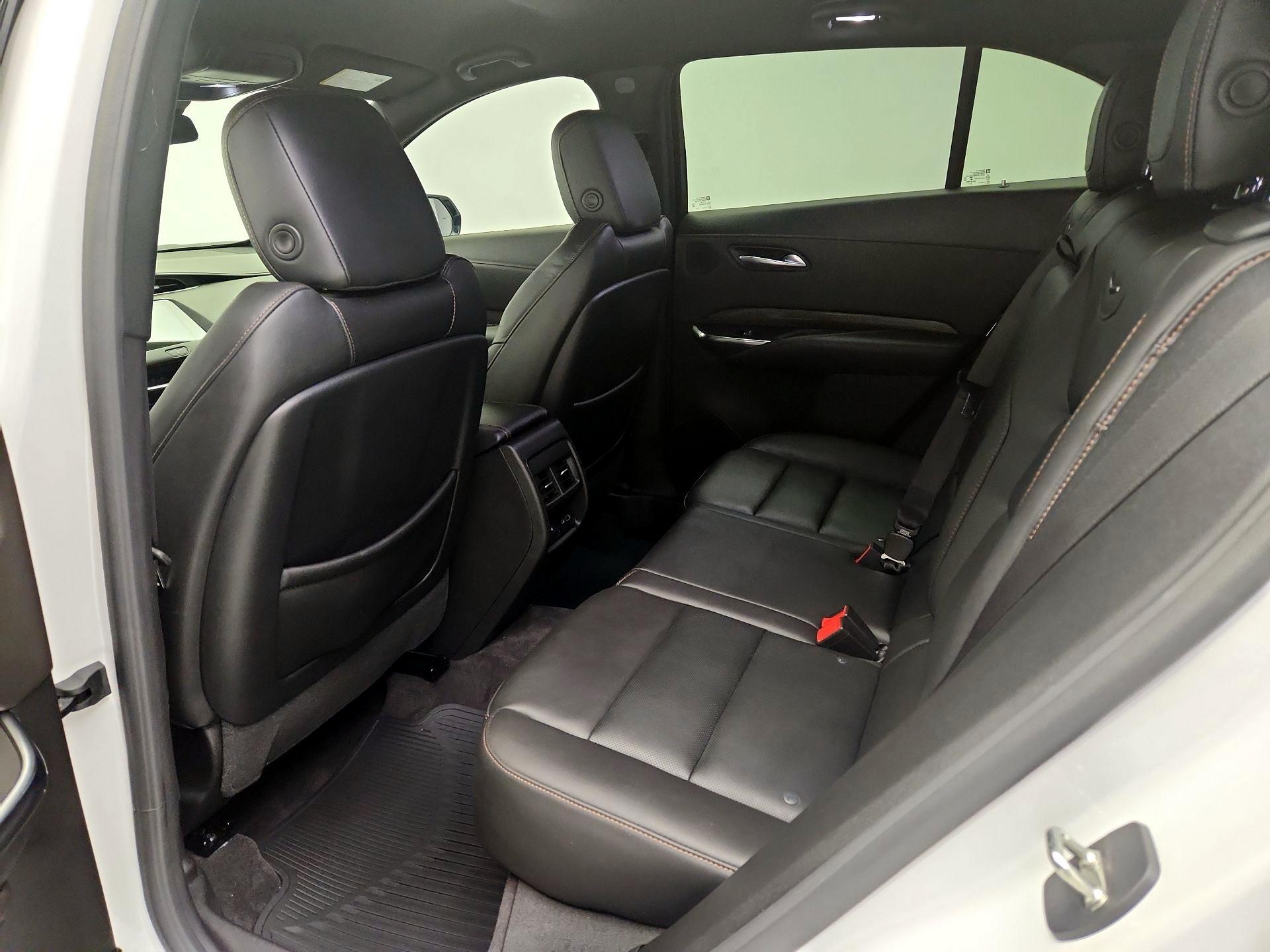 Thumbnail: 2023 Cadillac XT4 - 19