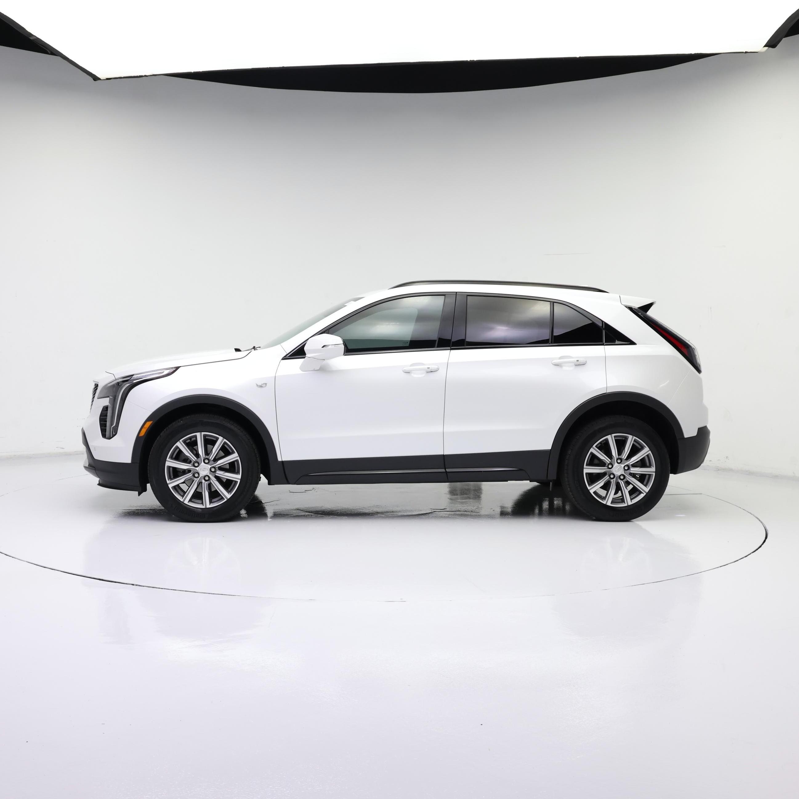 Thumbnail: 2023 Cadillac XT4 - 3