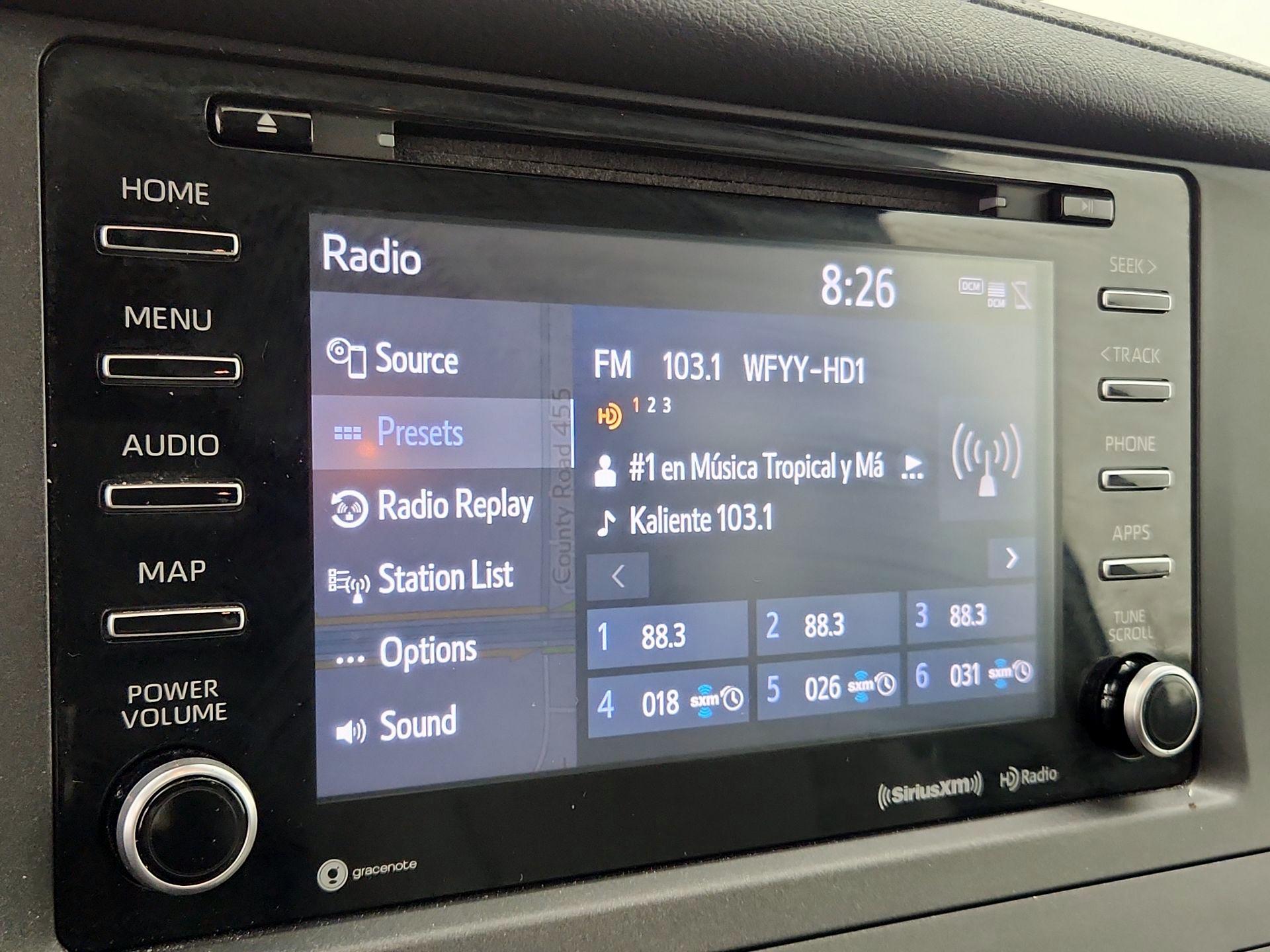 Thumbnail: 2018 Toyota Sienna - 16
