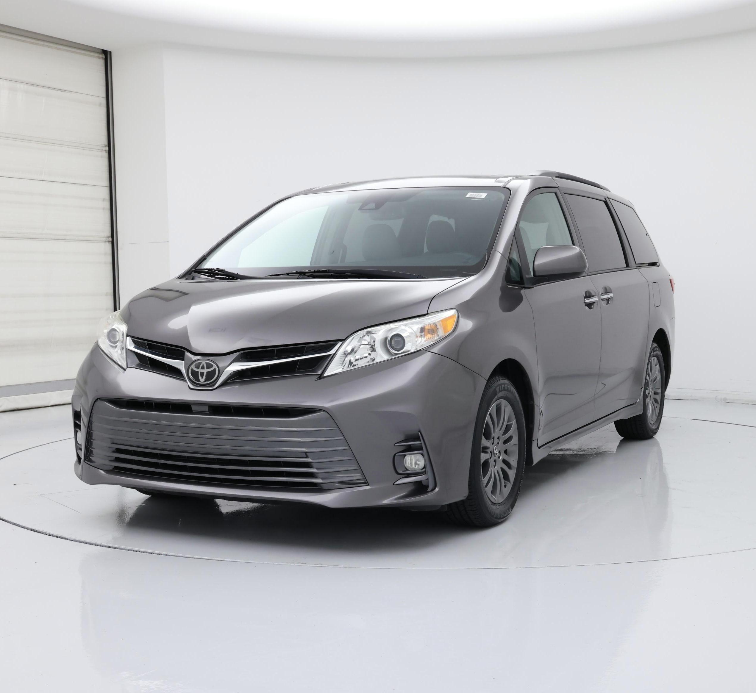 Thumbnail: 2018 Toyota Sienna - 4