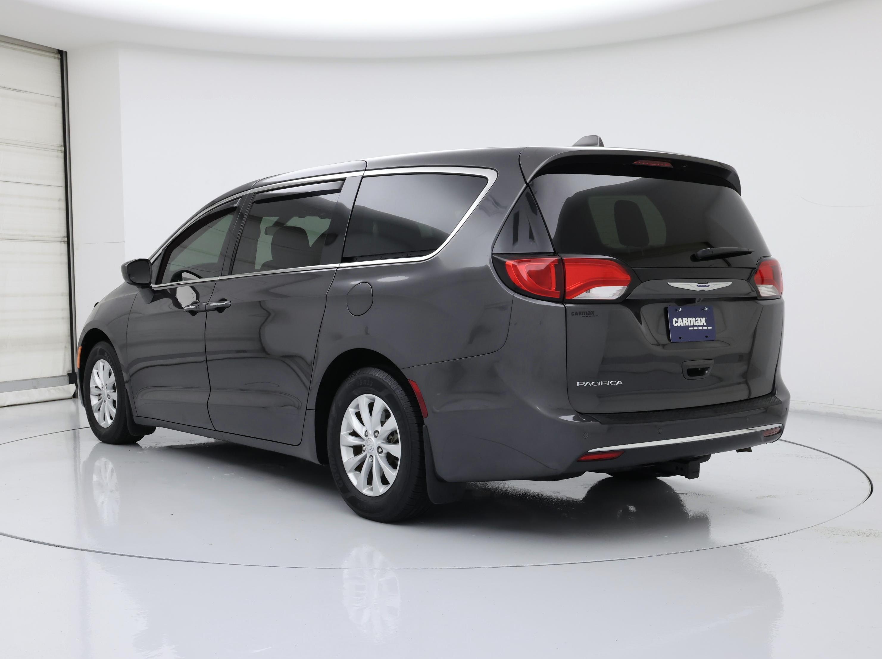 Thumbnail: 2018 Chrysler Pacifica - 2