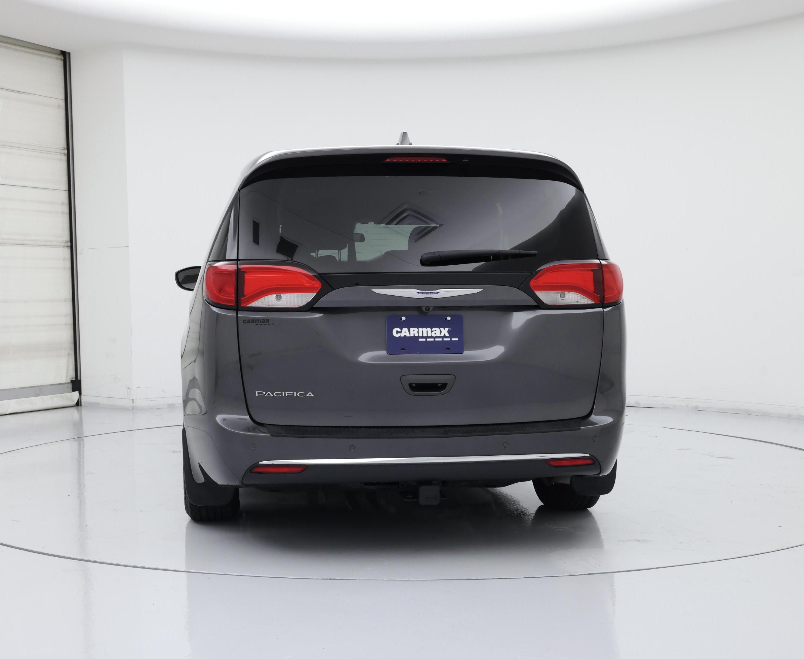 Thumbnail: 2018 Chrysler Pacifica - 6