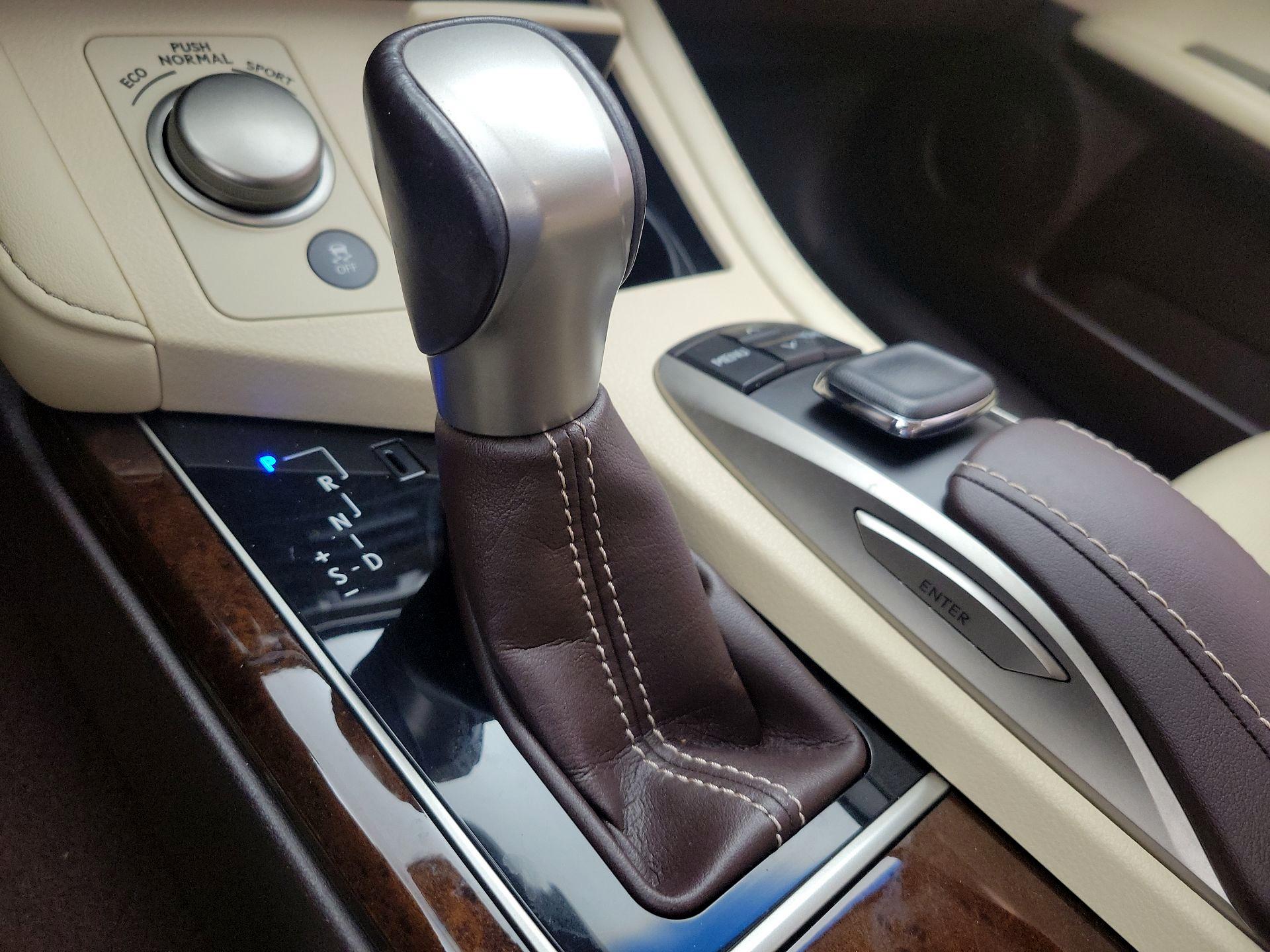 Thumbnail: 2016 Lexus ES - 18
