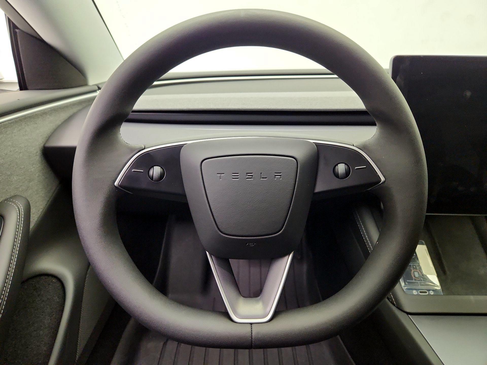 Thumbnail: 2025 Tesla Model 3 - 10