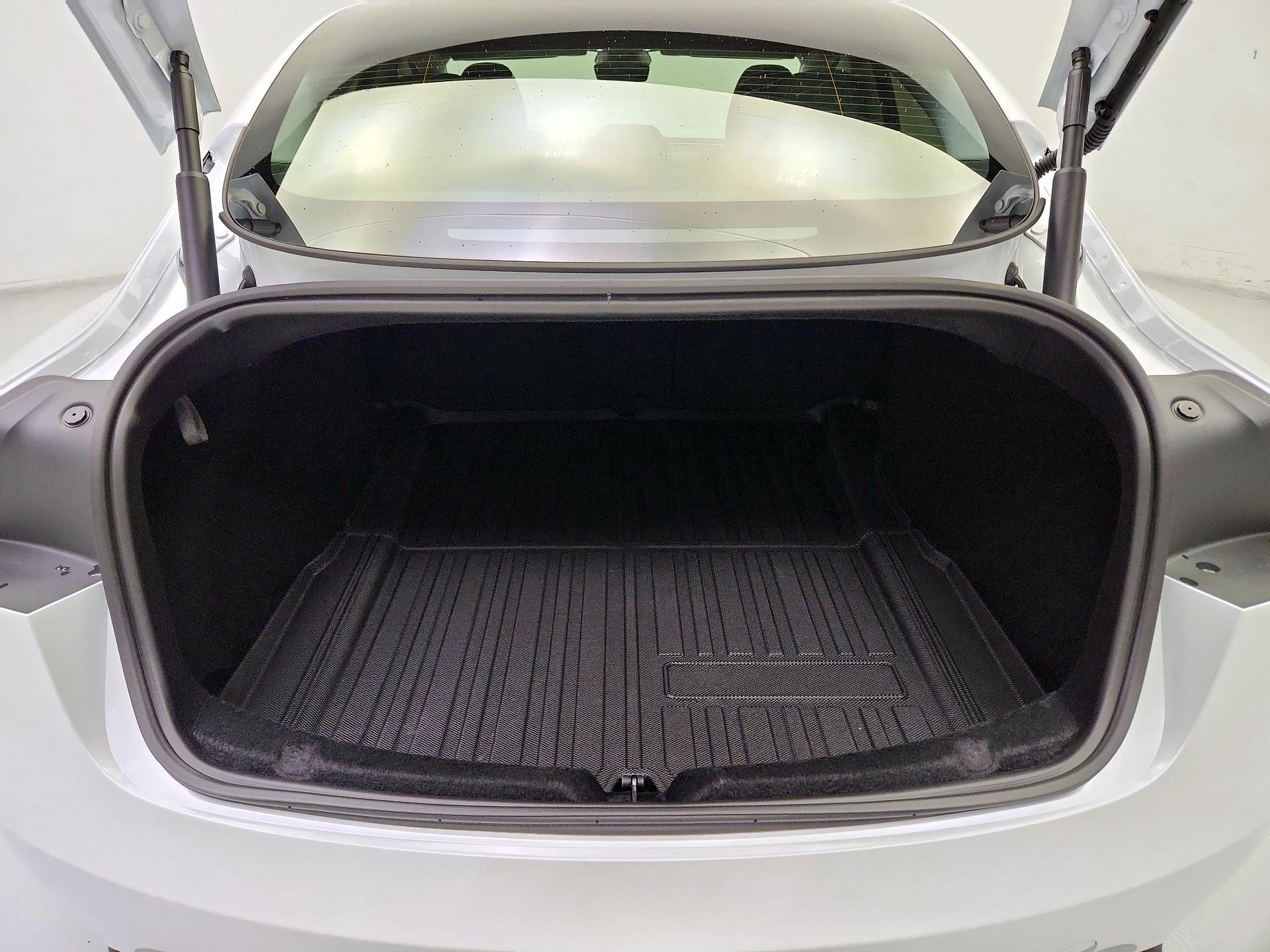 Thumbnail: 2025 Tesla Model 3 - 19