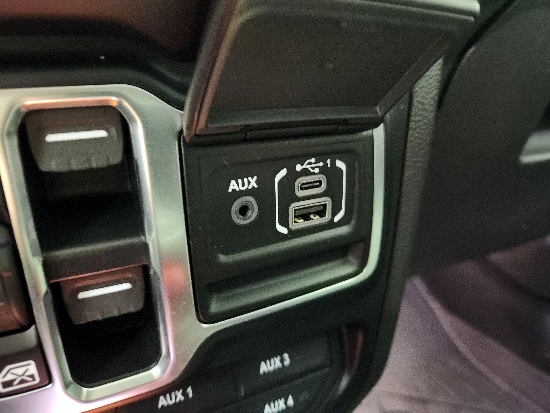 Thumbnail: 2021 Jeep Wrangler - 19