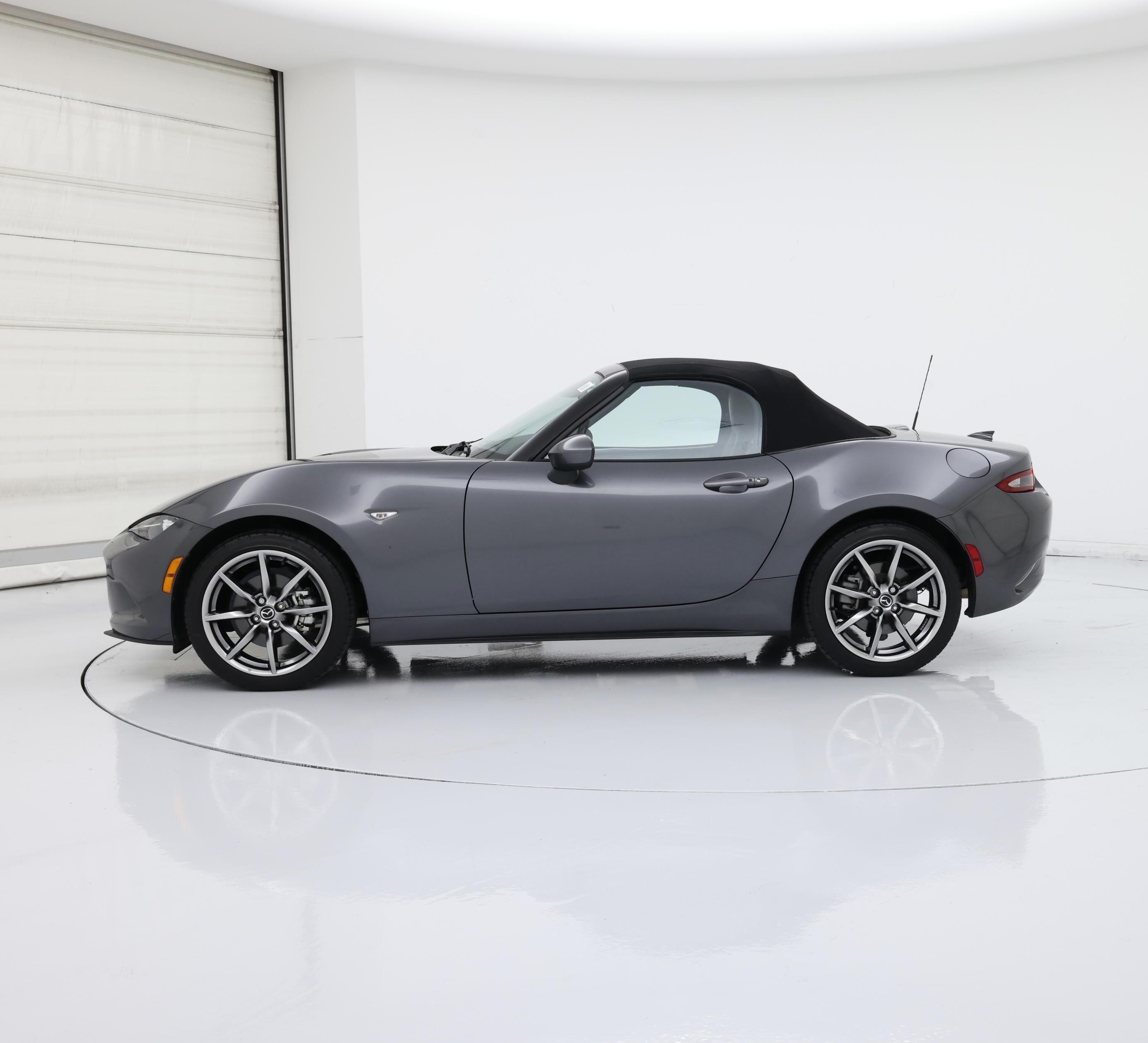 Thumbnail: 2022 Mazda MX-5 Miata - 3