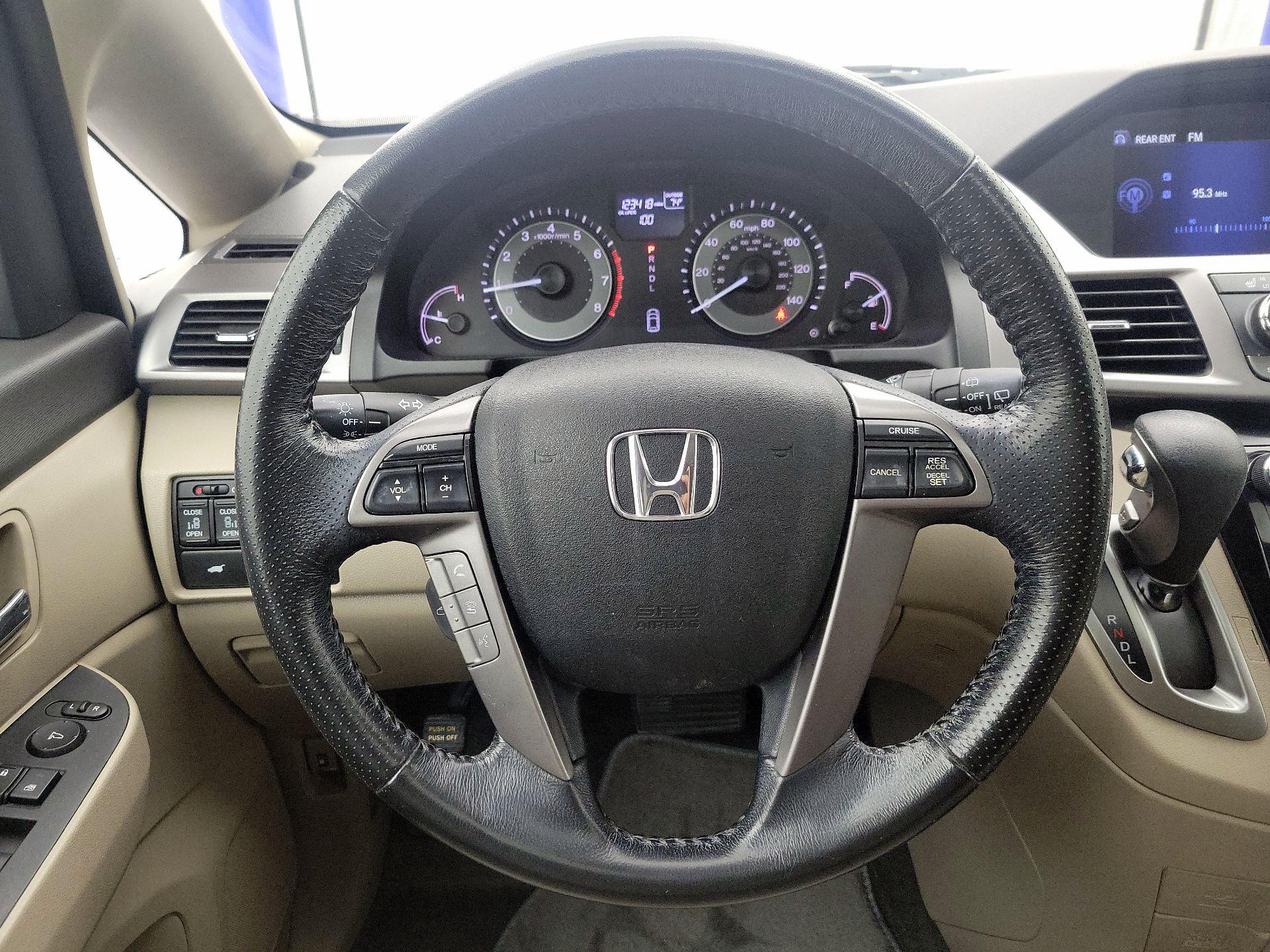 Thumbnail: 2015 Honda Odyssey - 10