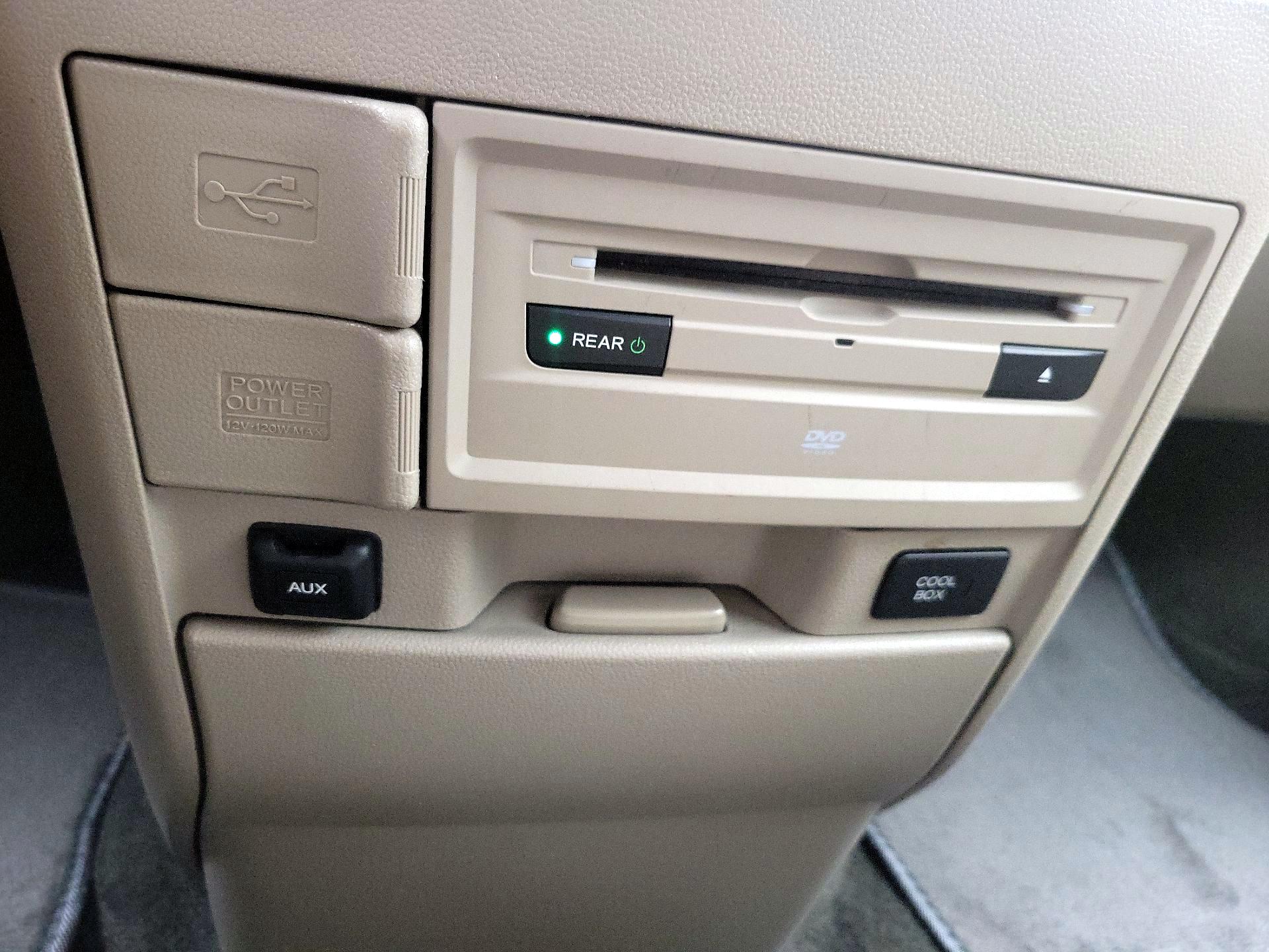 Thumbnail: 2015 Honda Odyssey - 18