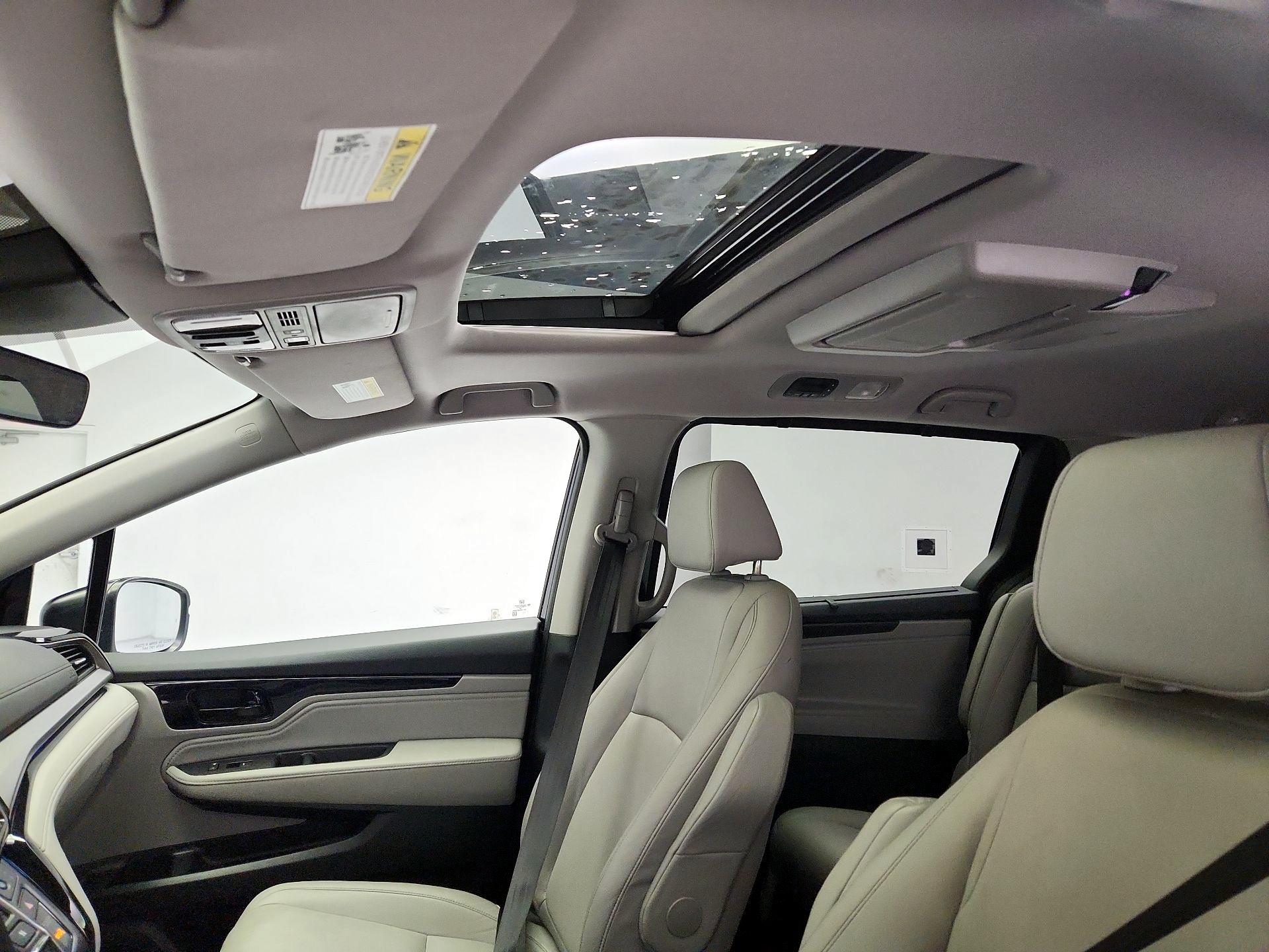 Thumbnail: 2023 Honda Odyssey - 20