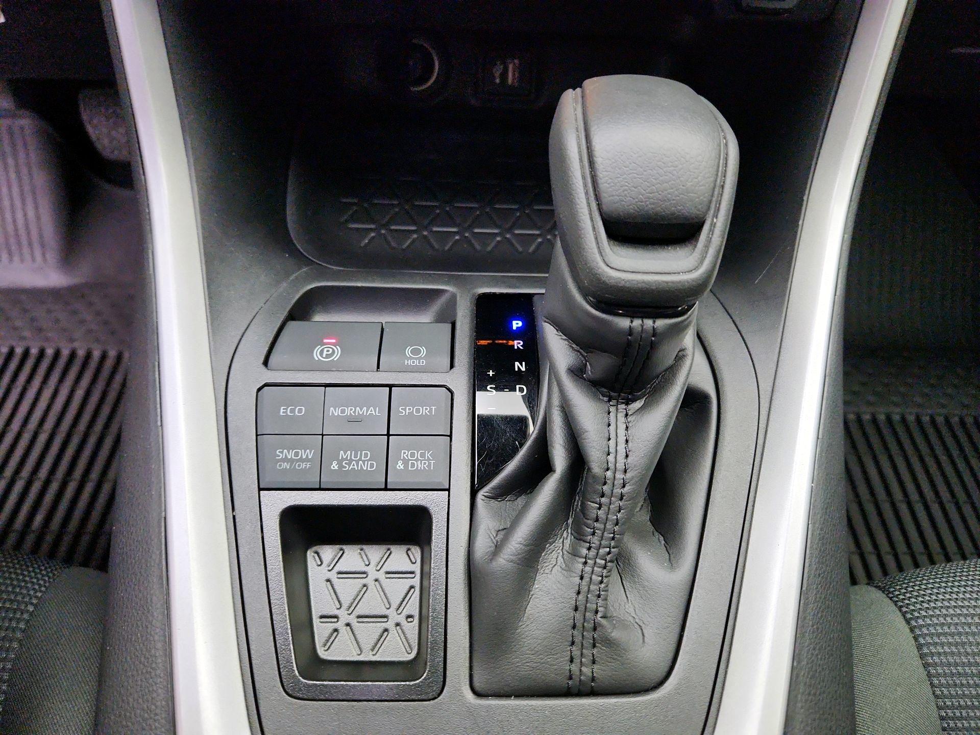 Thumbnail: 2024 Toyota RAV4 - 18