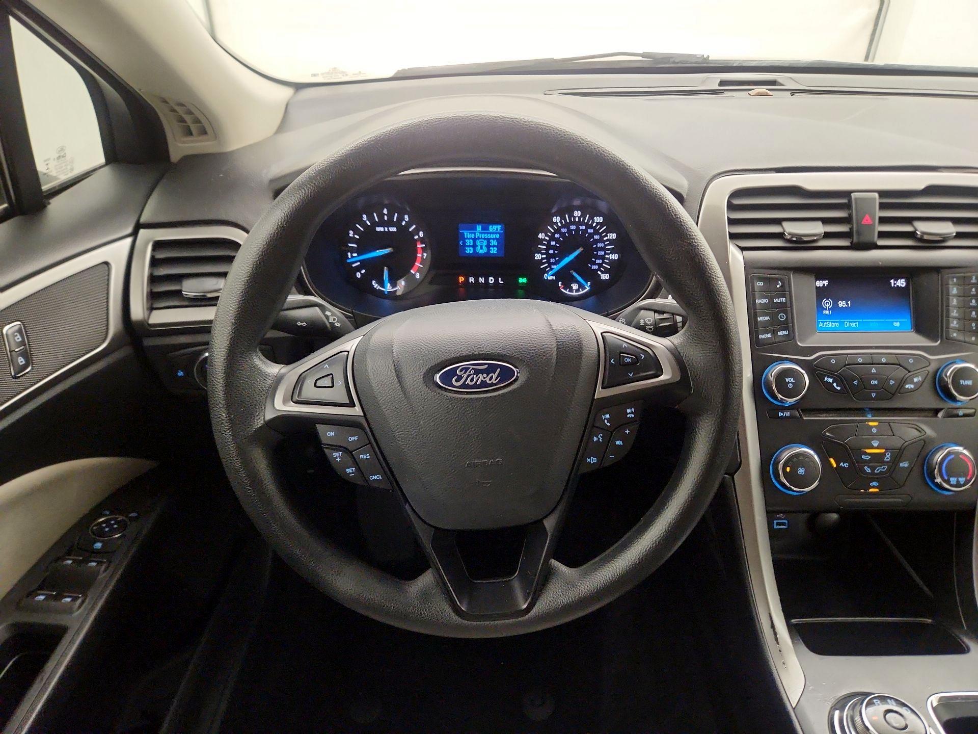 Thumbnail: 2017 Ford Fusion - 10