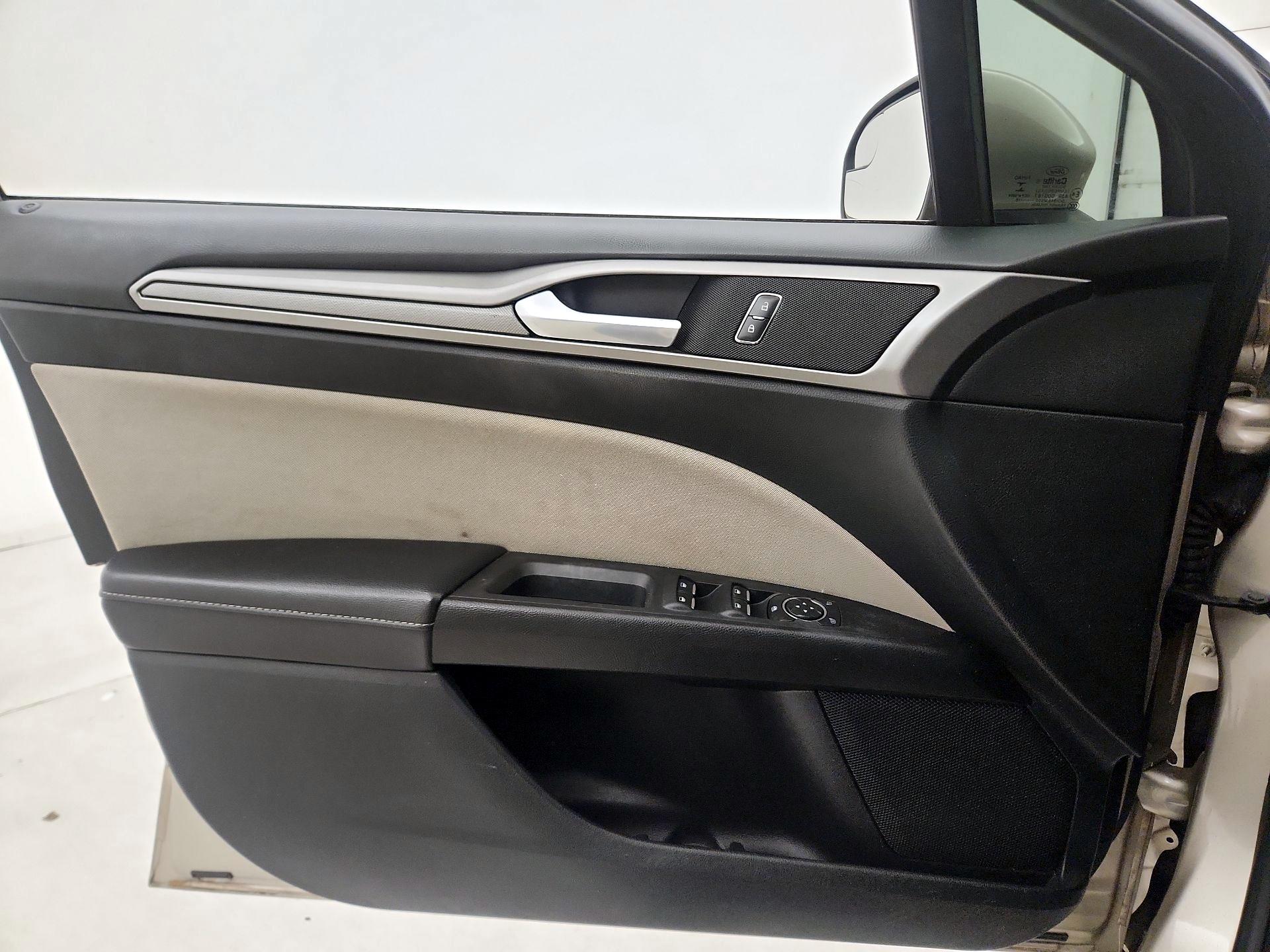 Thumbnail: 2017 Ford Fusion - 12