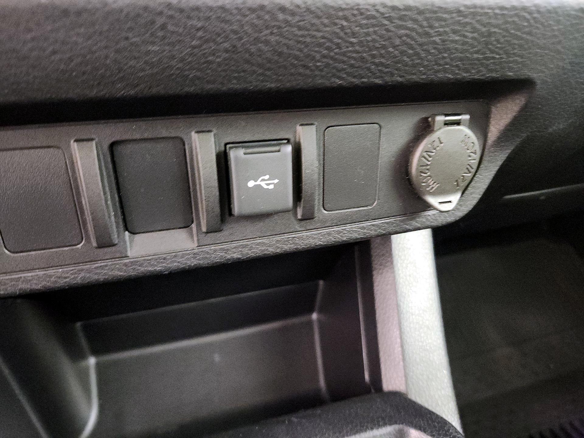 Thumbnail: 2020 Toyota Tacoma - 18