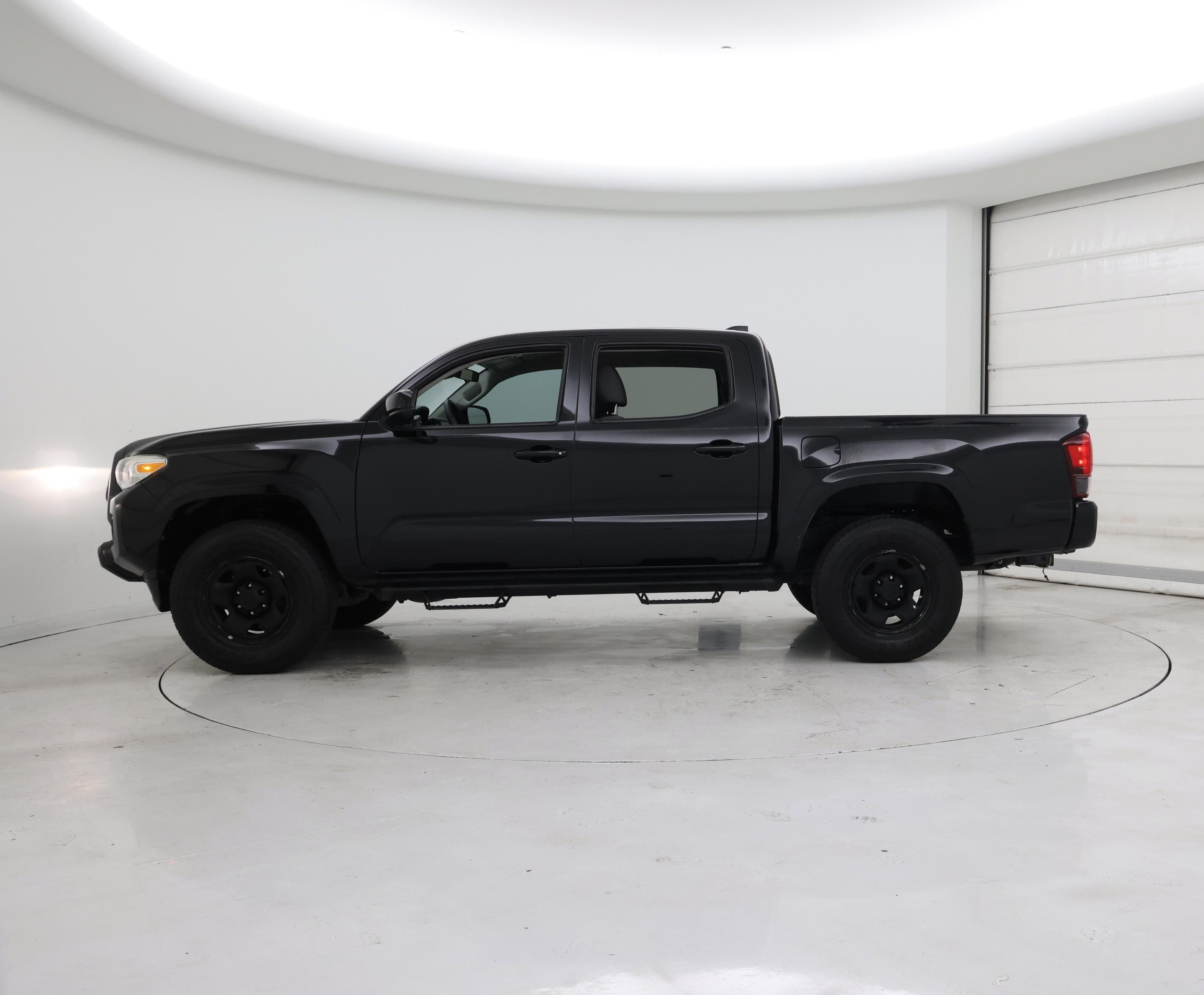 Thumbnail: 2020 Toyota Tacoma - 3