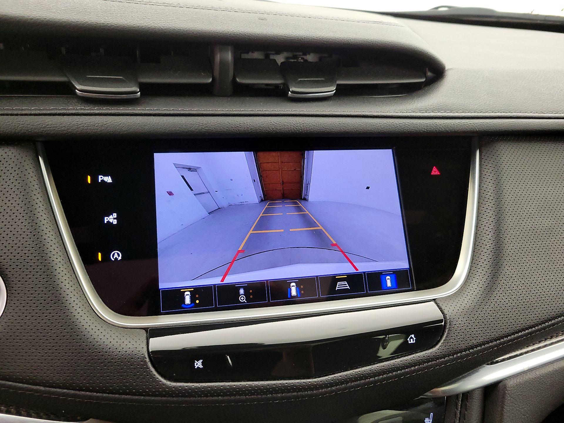 Thumbnail: 2023 Cadillac XT5 - 15