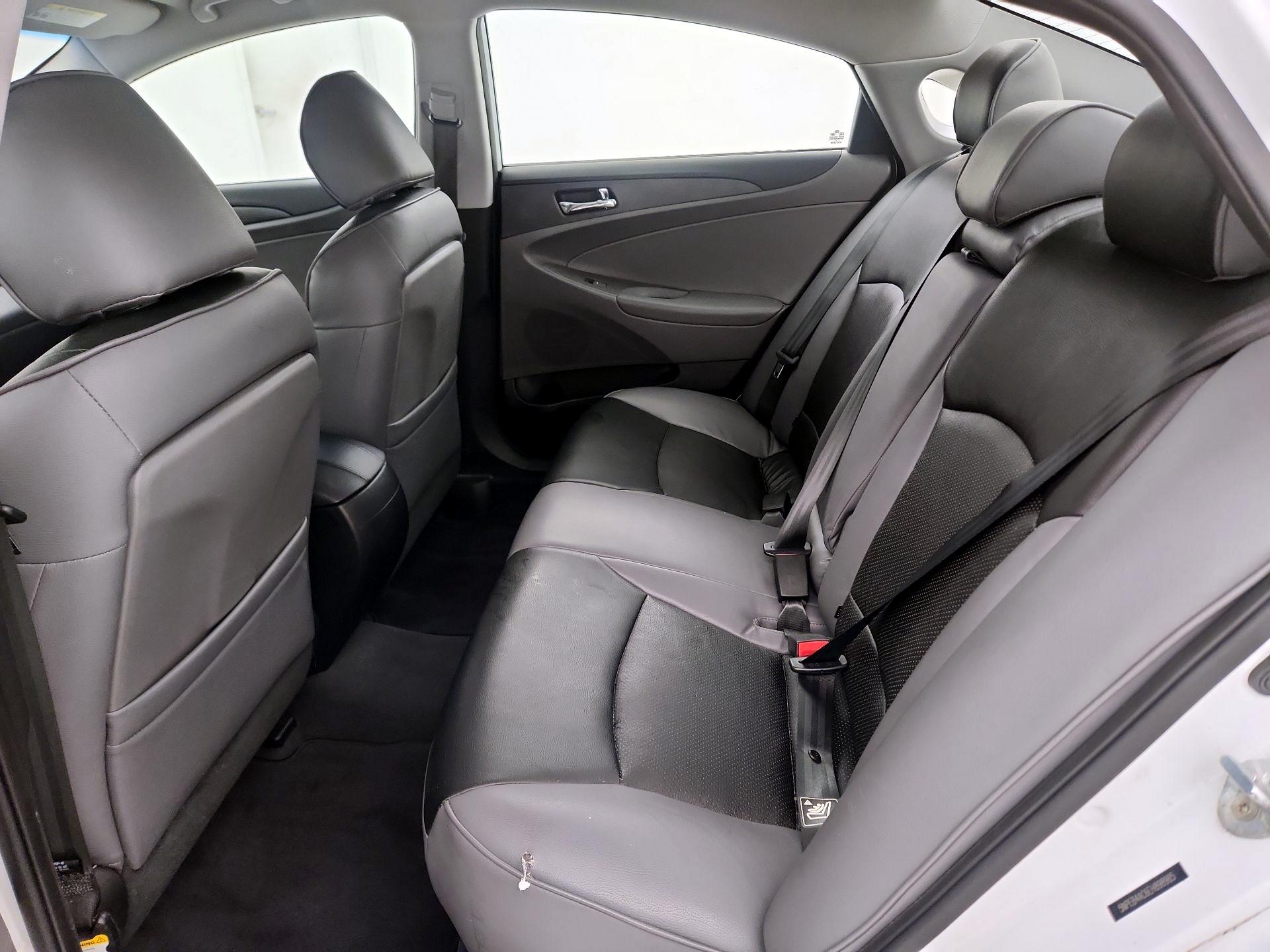 Thumbnail: 2014 Hyundai Sonata - 19