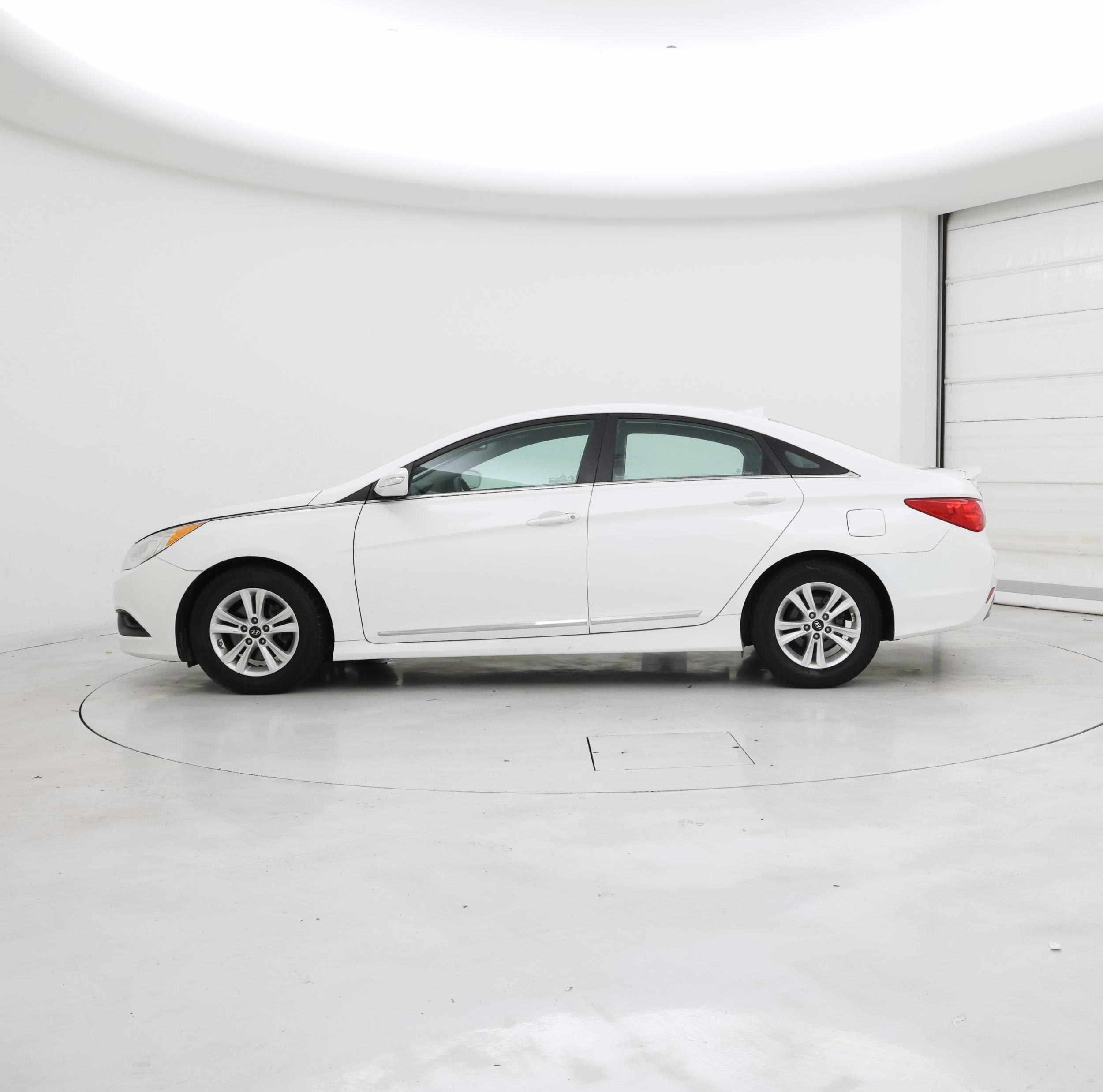 Thumbnail: 2014 Hyundai Sonata - 3