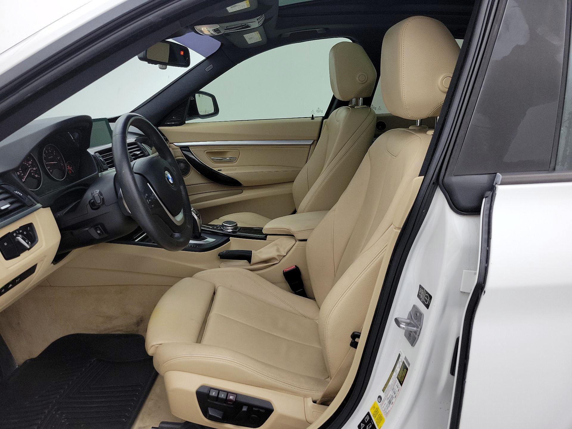 Thumbnail: 2015 BMW 3 Series - 11