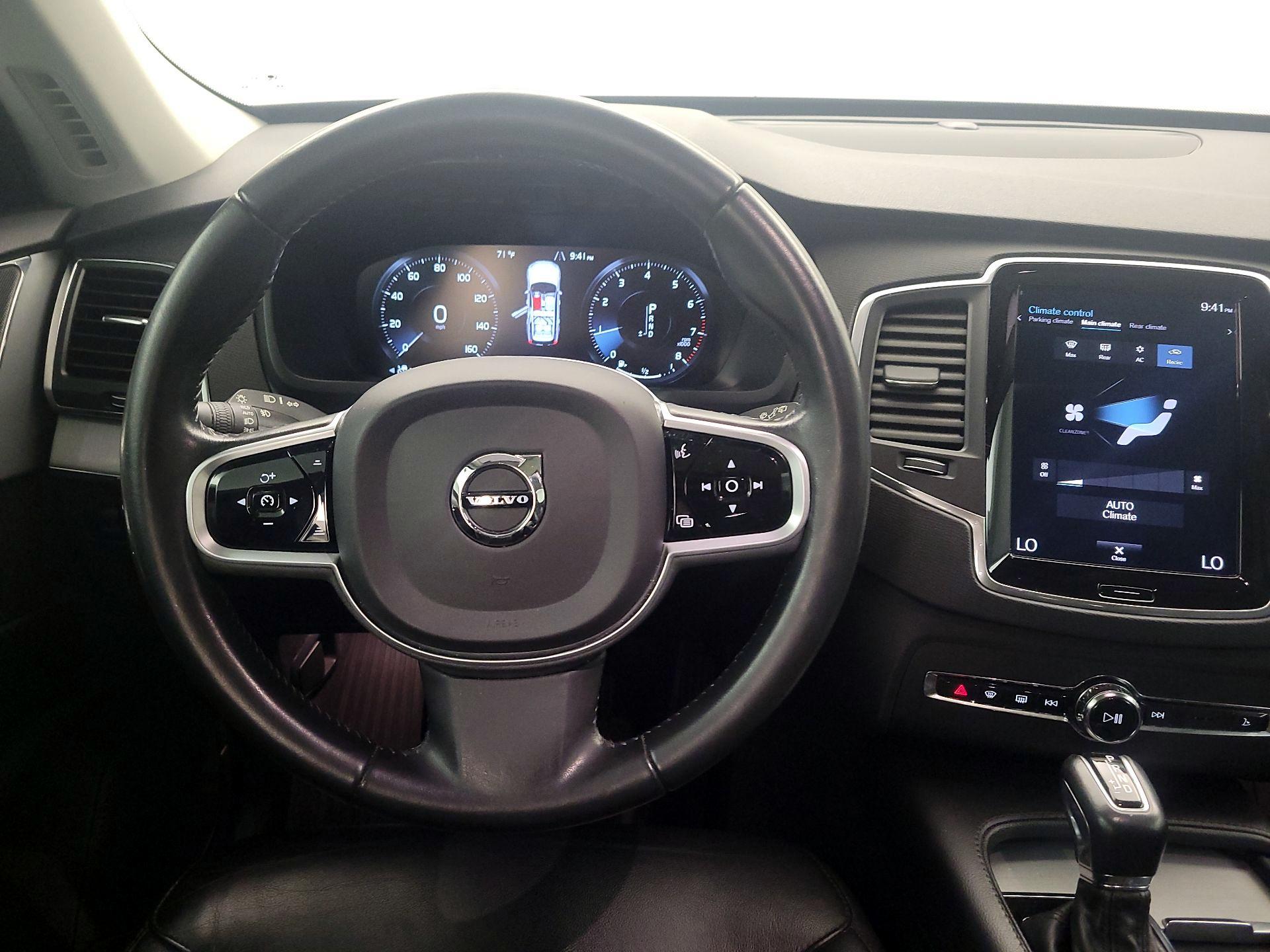 Thumbnail: 2021 Volvo XC90 - 10