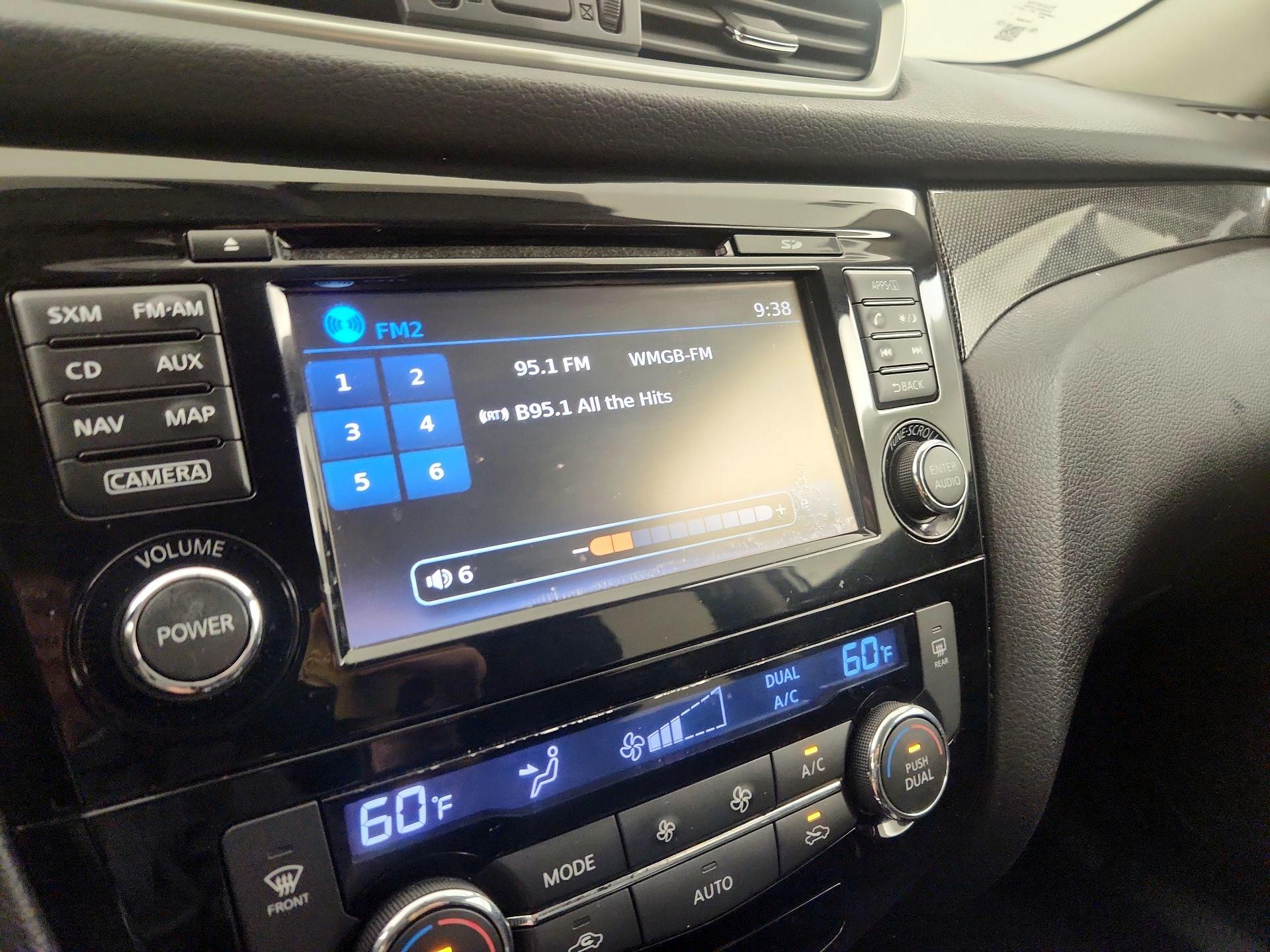 Thumbnail: 2016 Nissan Rogue - 16