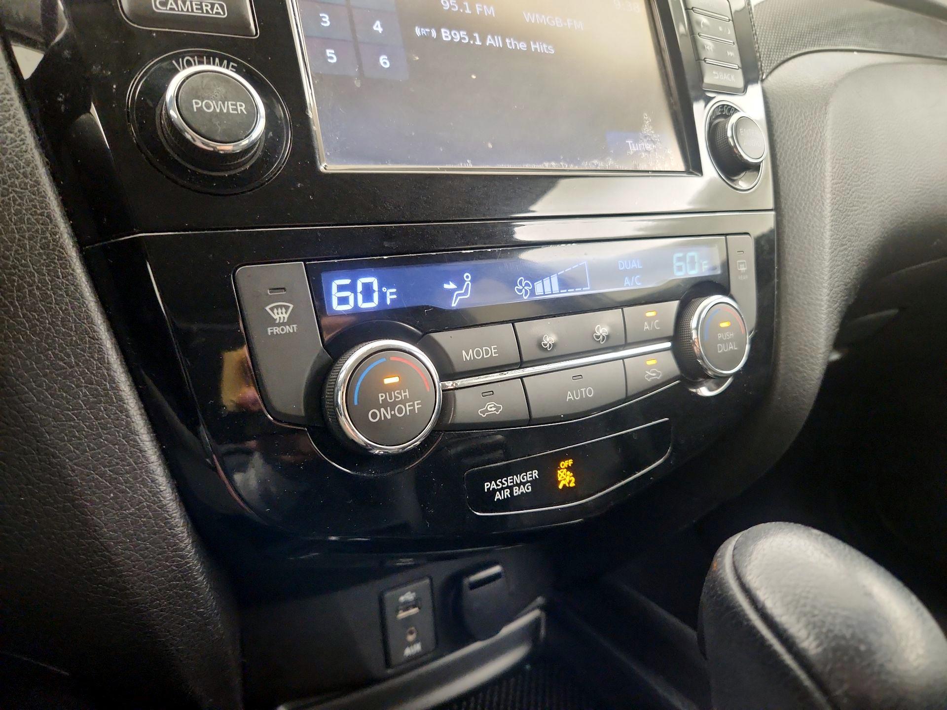 Thumbnail: 2016 Nissan Rogue - 17