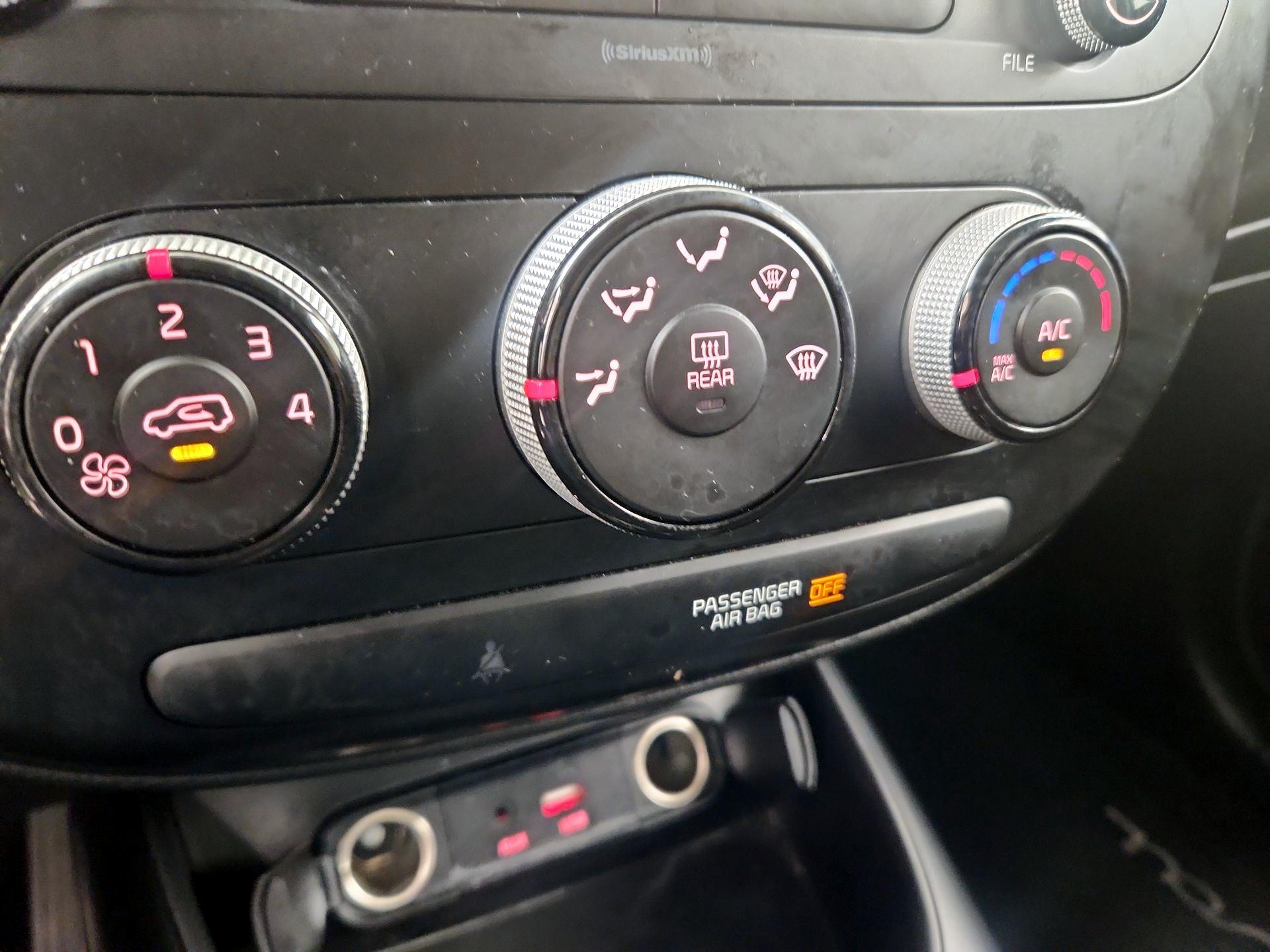 Thumbnail: 2019 Kia Soul - 16
