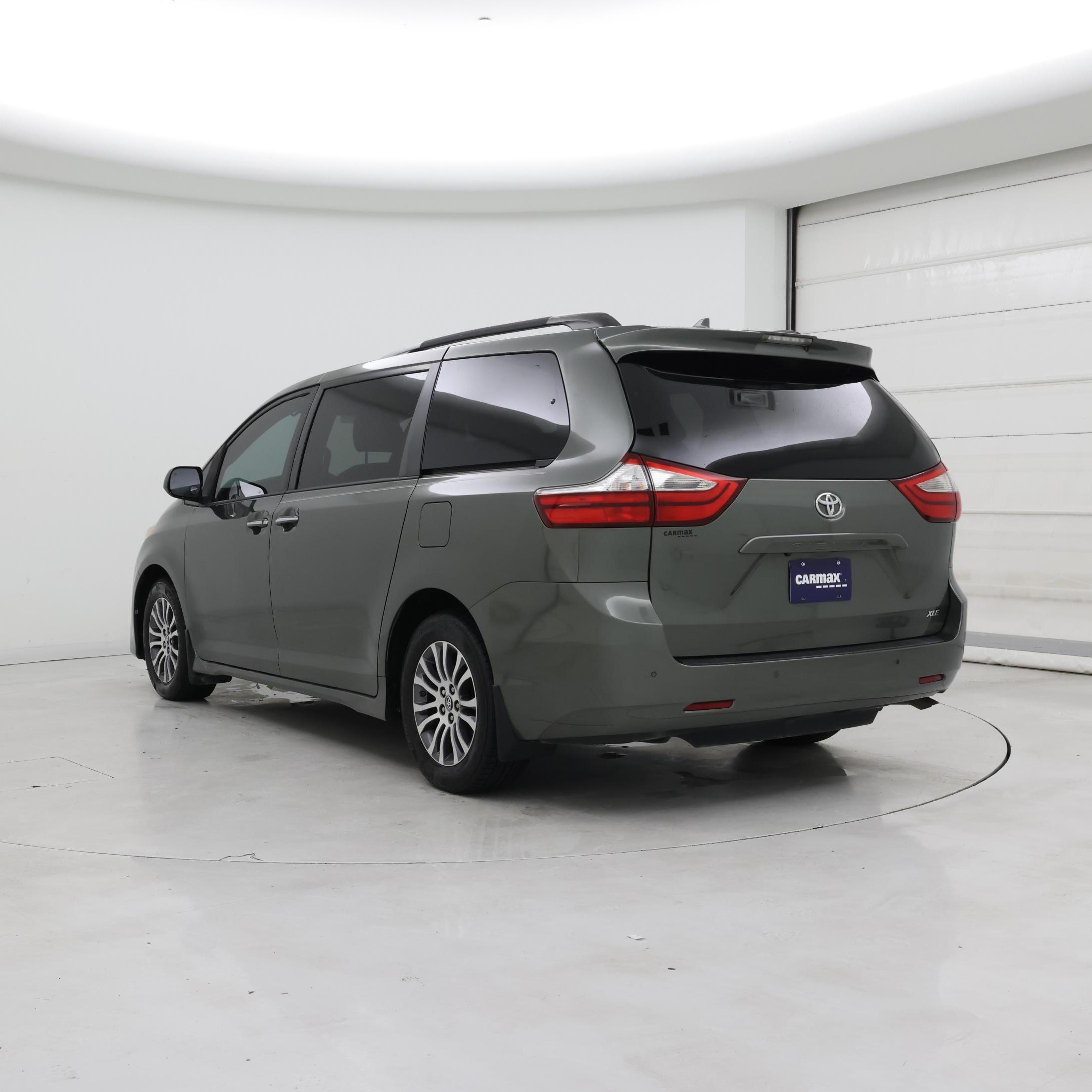 Thumbnail: 2018 Toyota Sienna - 2