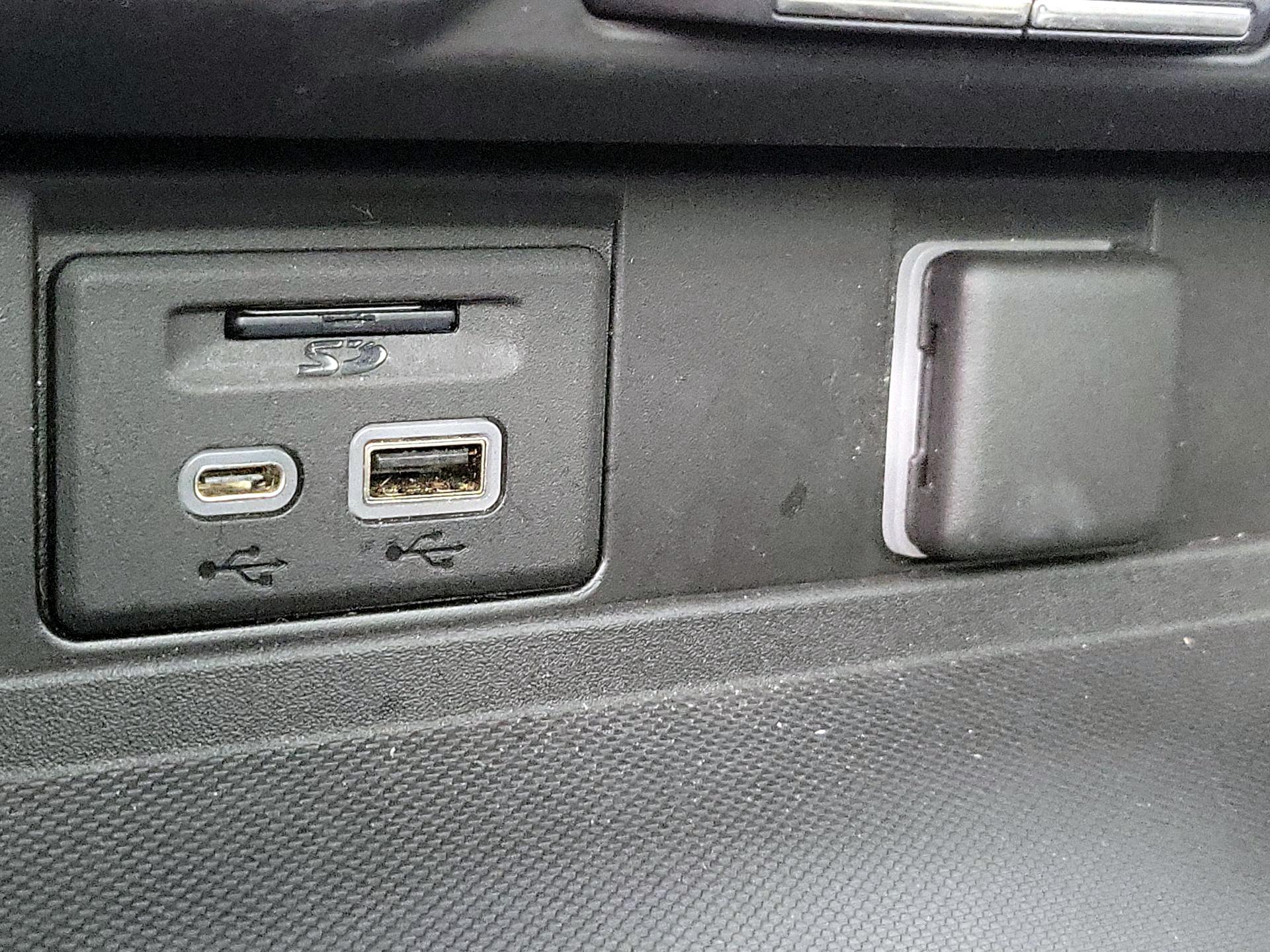 Thumbnail: 2021 GMC Yukon - 19