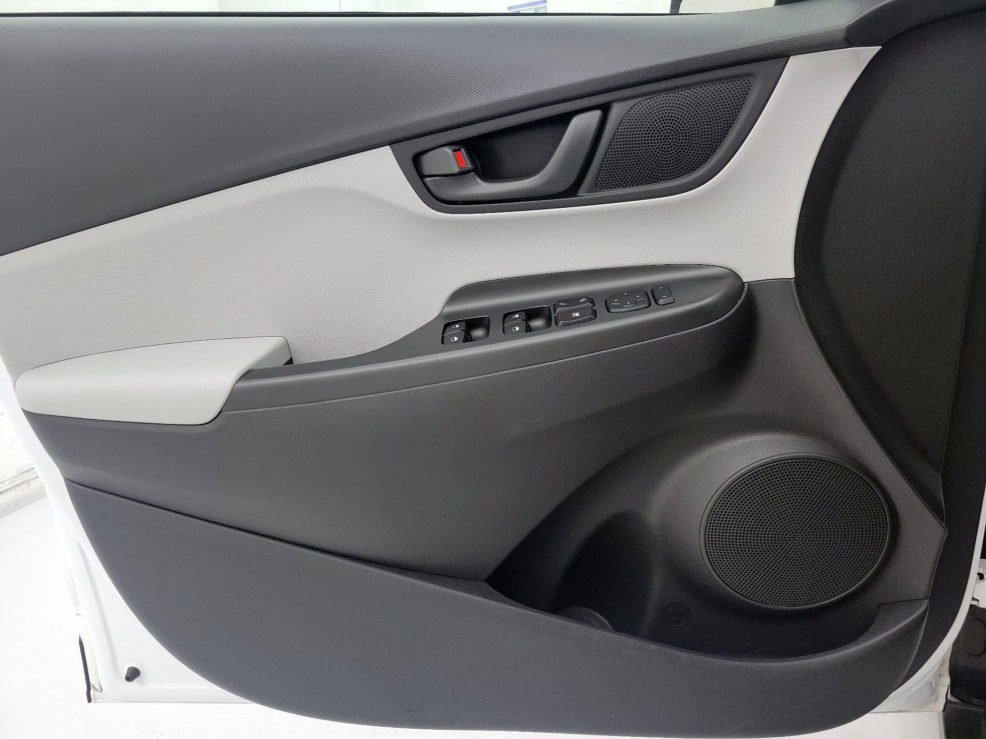 Thumbnail: 2022 Hyundai Kona - 12
