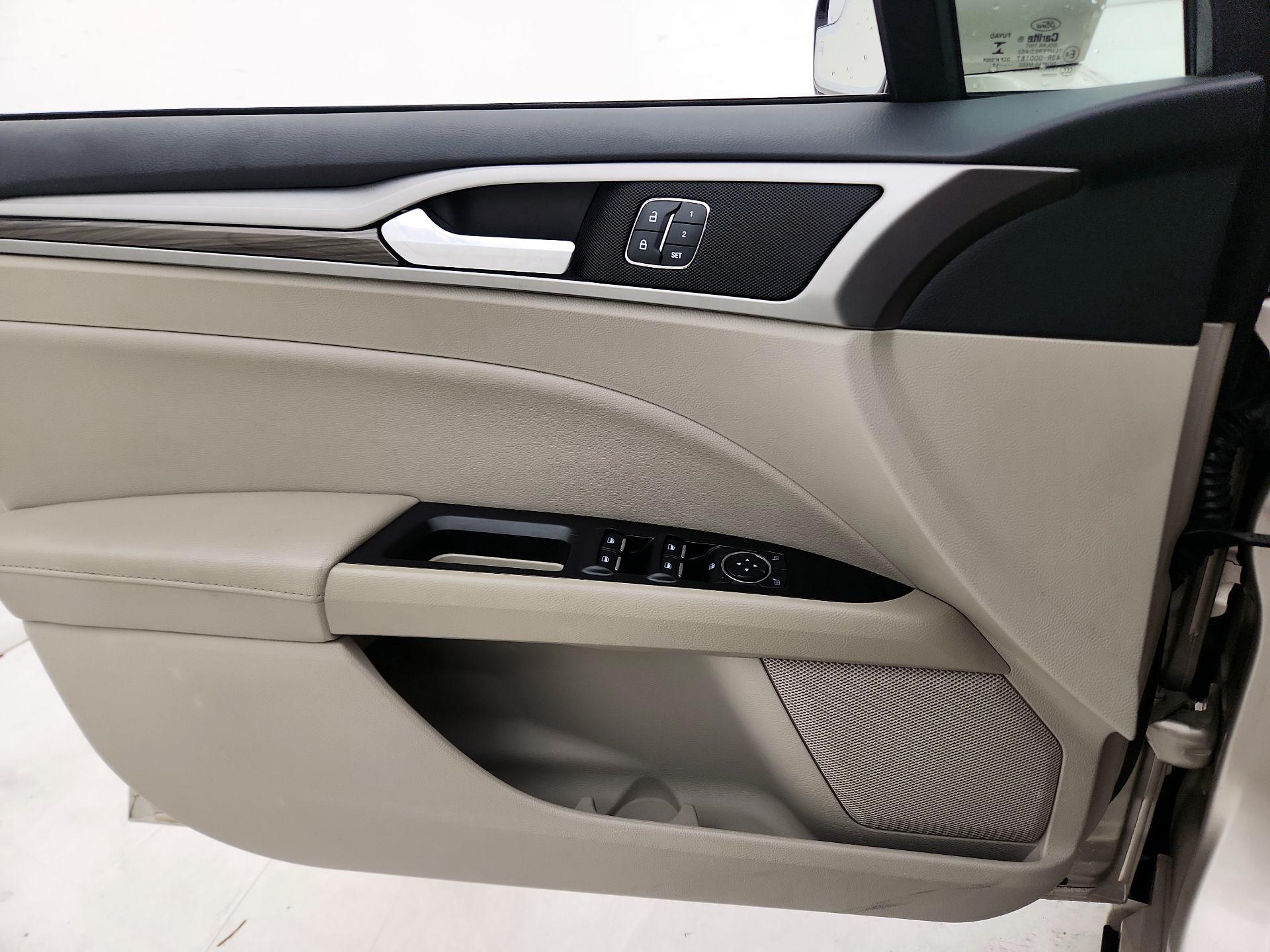 Thumbnail: 2017 Ford Fusion - 12