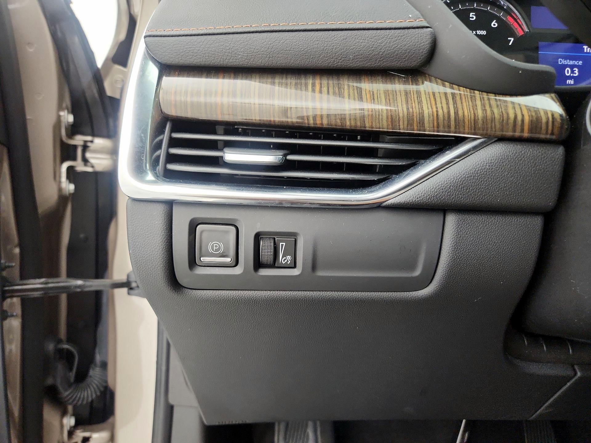 Thumbnail: 2022 Cadillac XT4 - 13