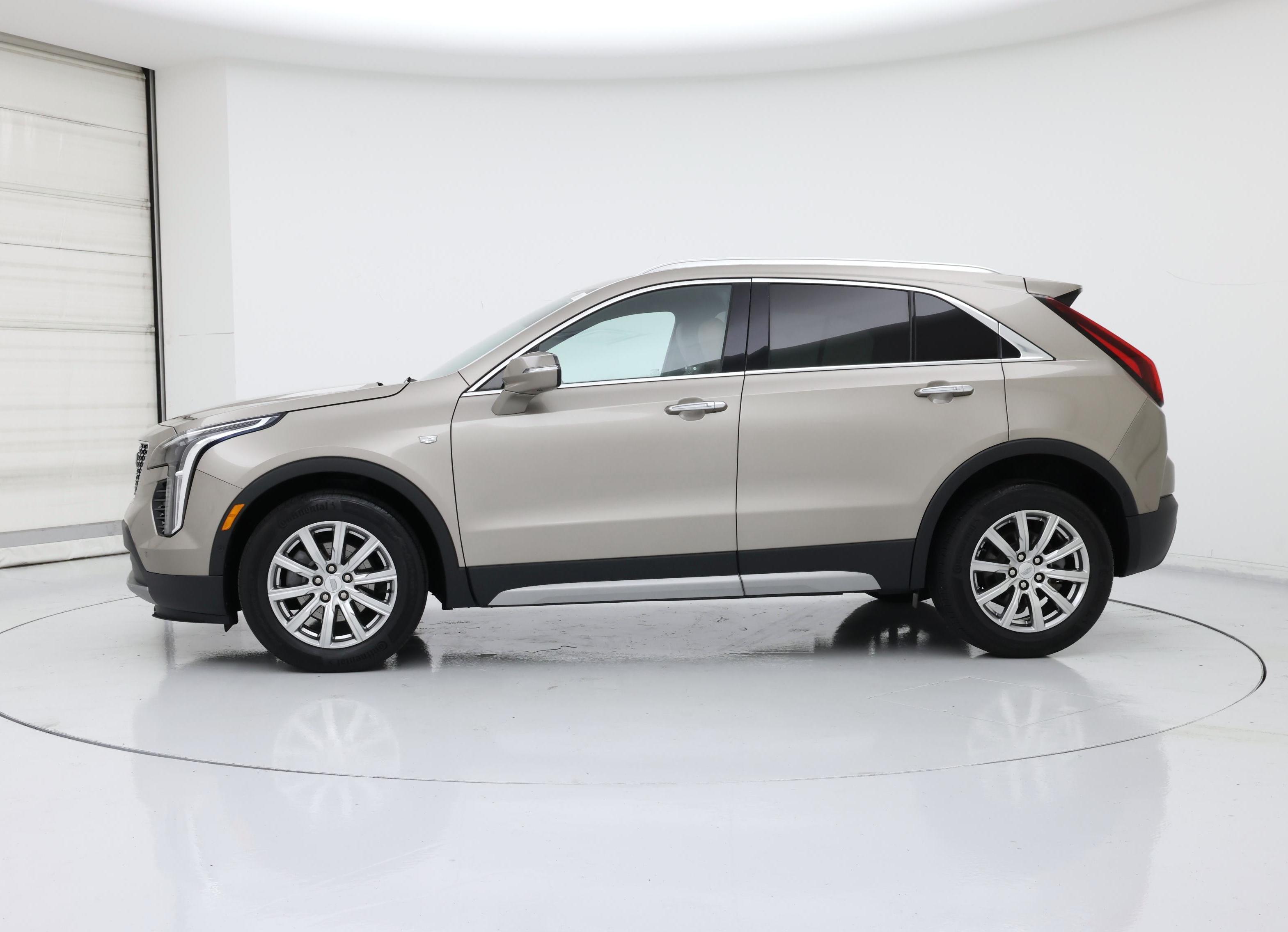 Thumbnail: 2022 Cadillac XT4 - 3