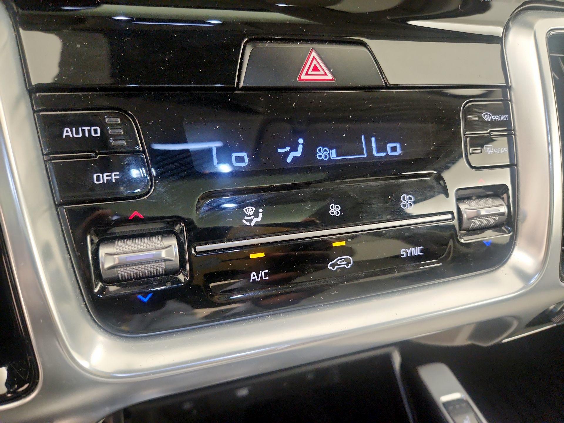Thumbnail: 2021 Kia Sorento - 17