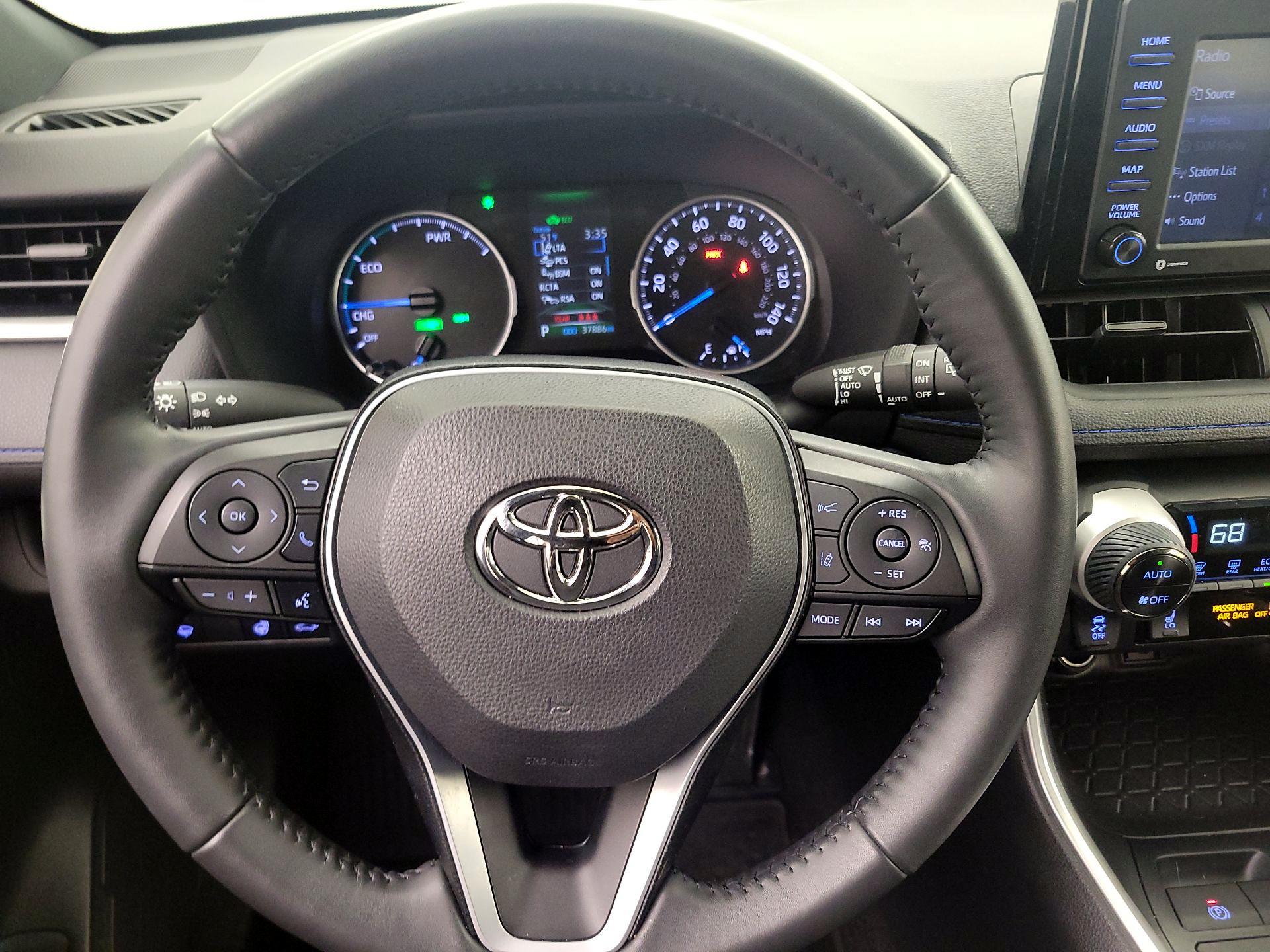 Thumbnail: 2022 Toyota RAV4 - 10