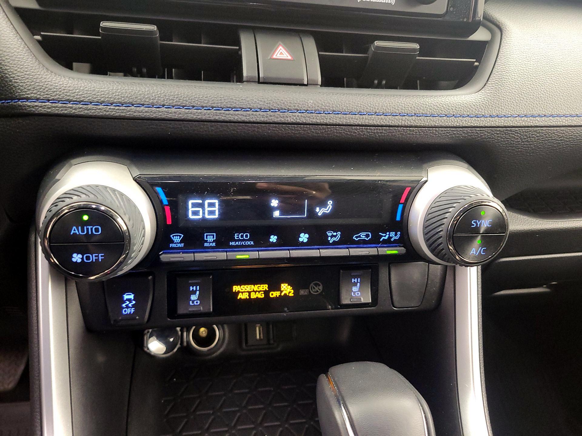 Thumbnail: 2022 Toyota RAV4 - 16