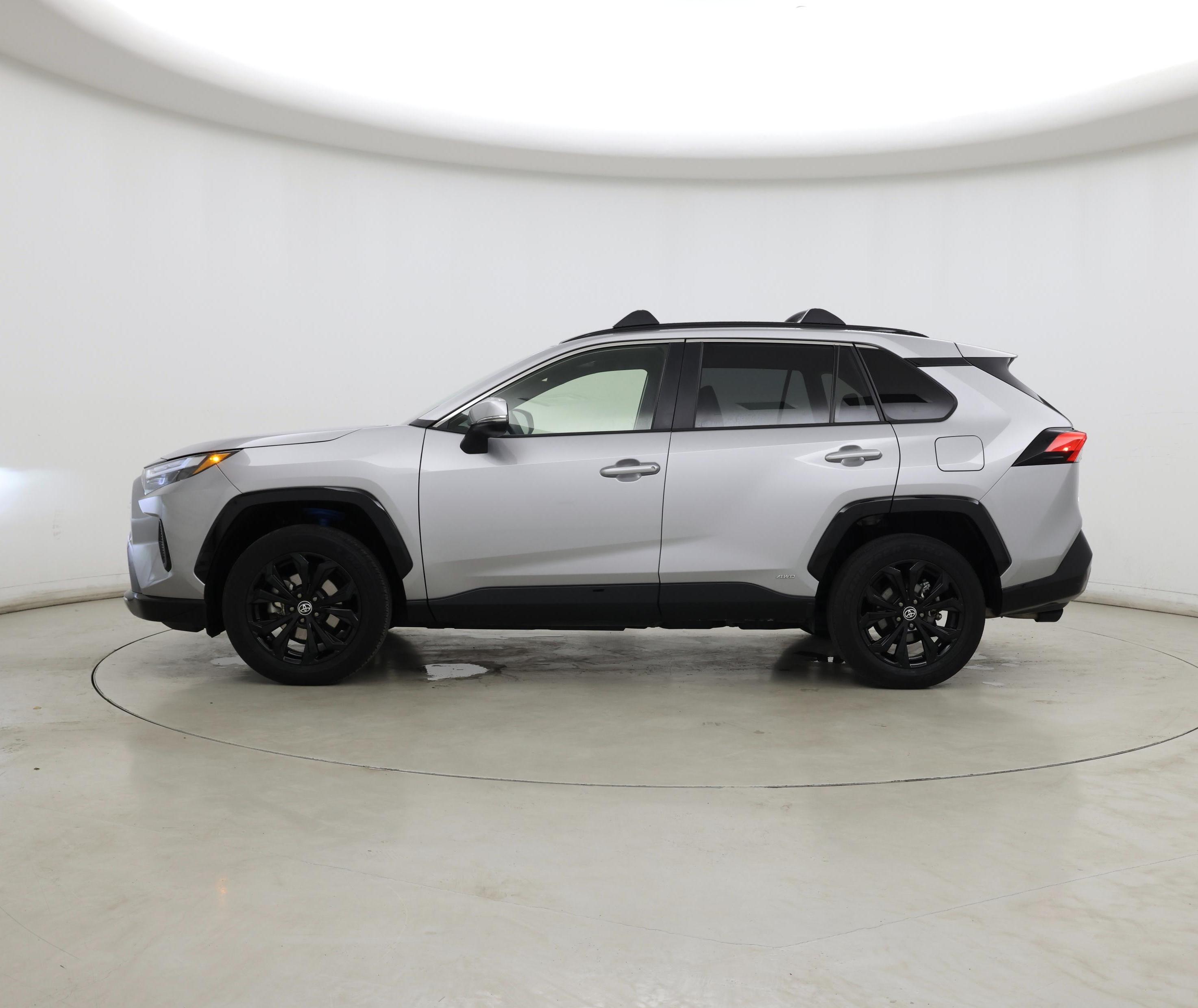 Thumbnail: 2022 Toyota RAV4 - 3