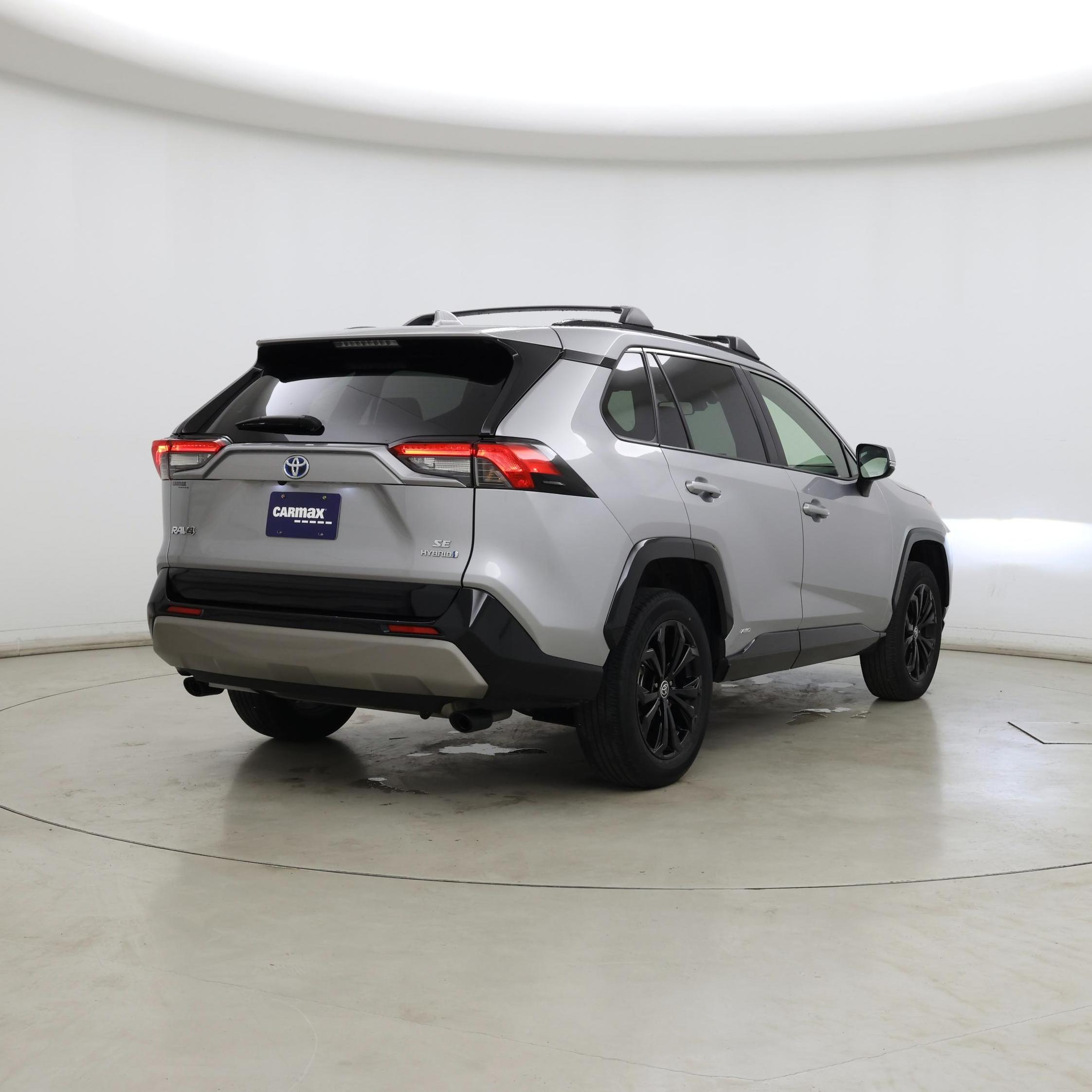 Thumbnail: 2022 Toyota RAV4 - 8