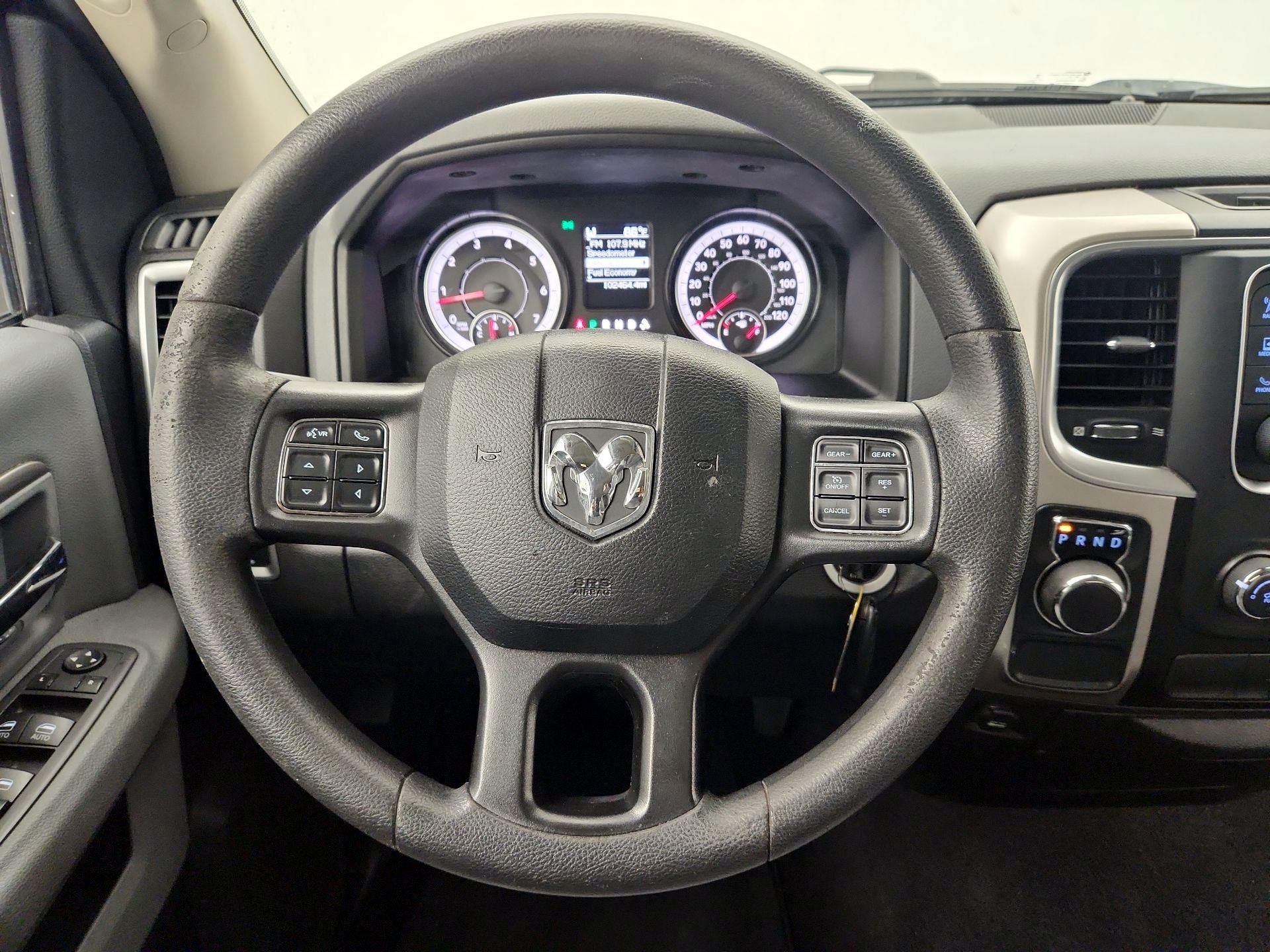Thumbnail: 2020 RAM 1500 Classic - 10