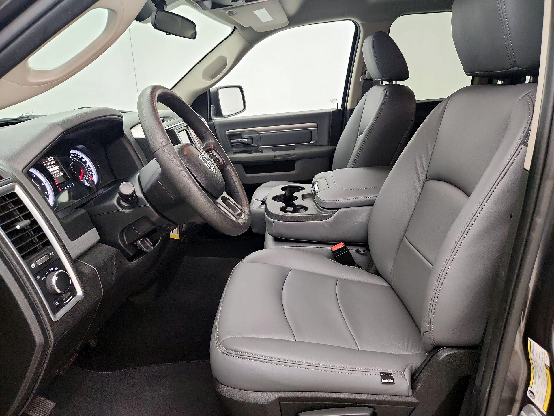 Thumbnail: 2020 RAM 1500 Classic - 11