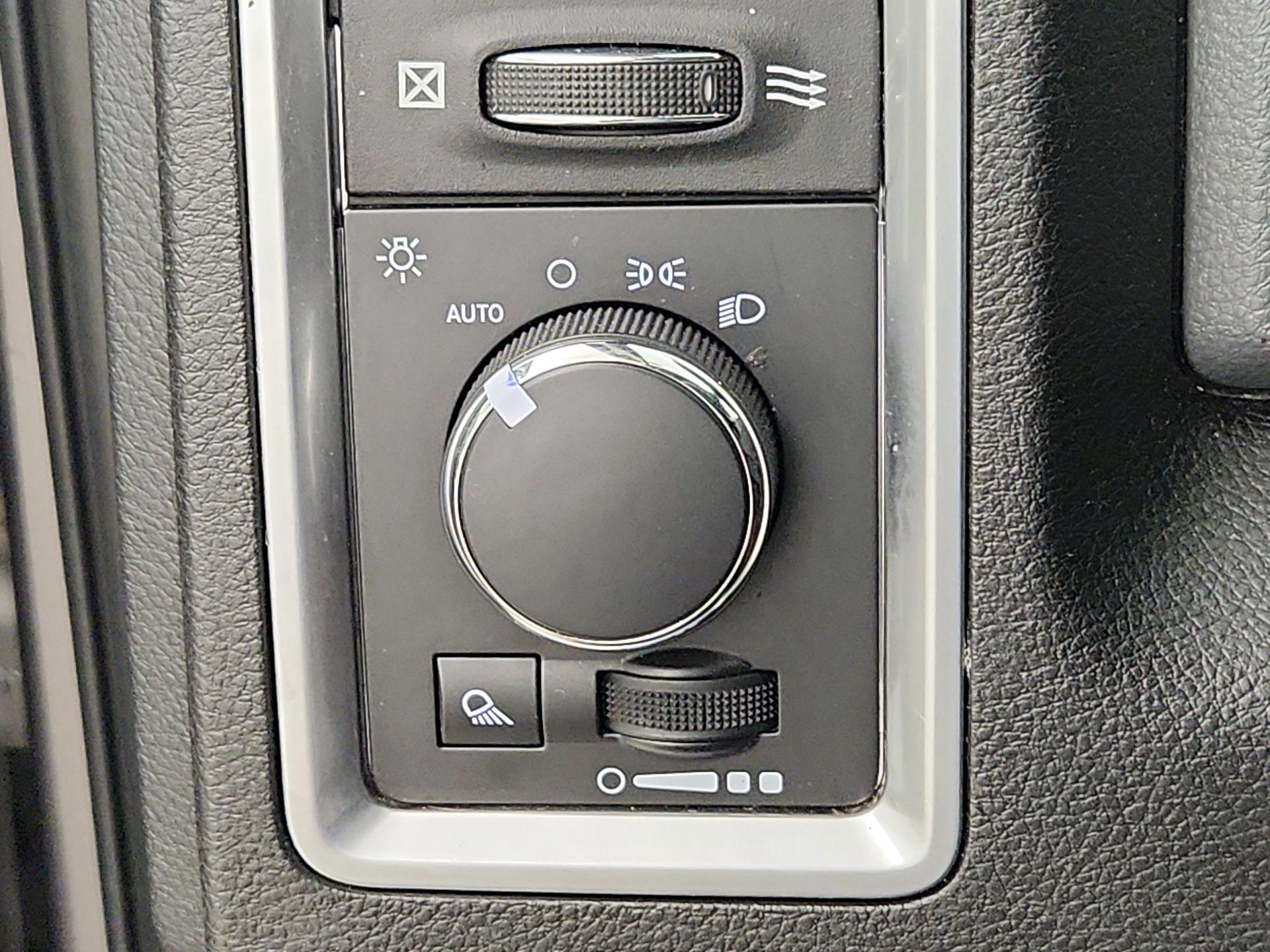 Thumbnail: 2020 RAM 1500 Classic - 13