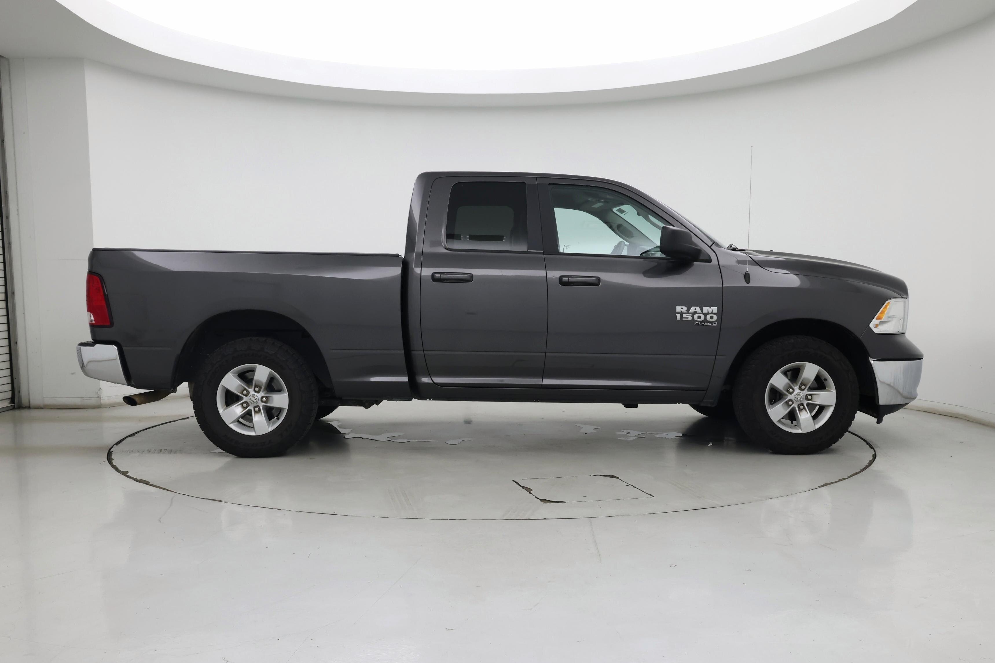 Thumbnail: 2020 RAM 1500 Classic - 7