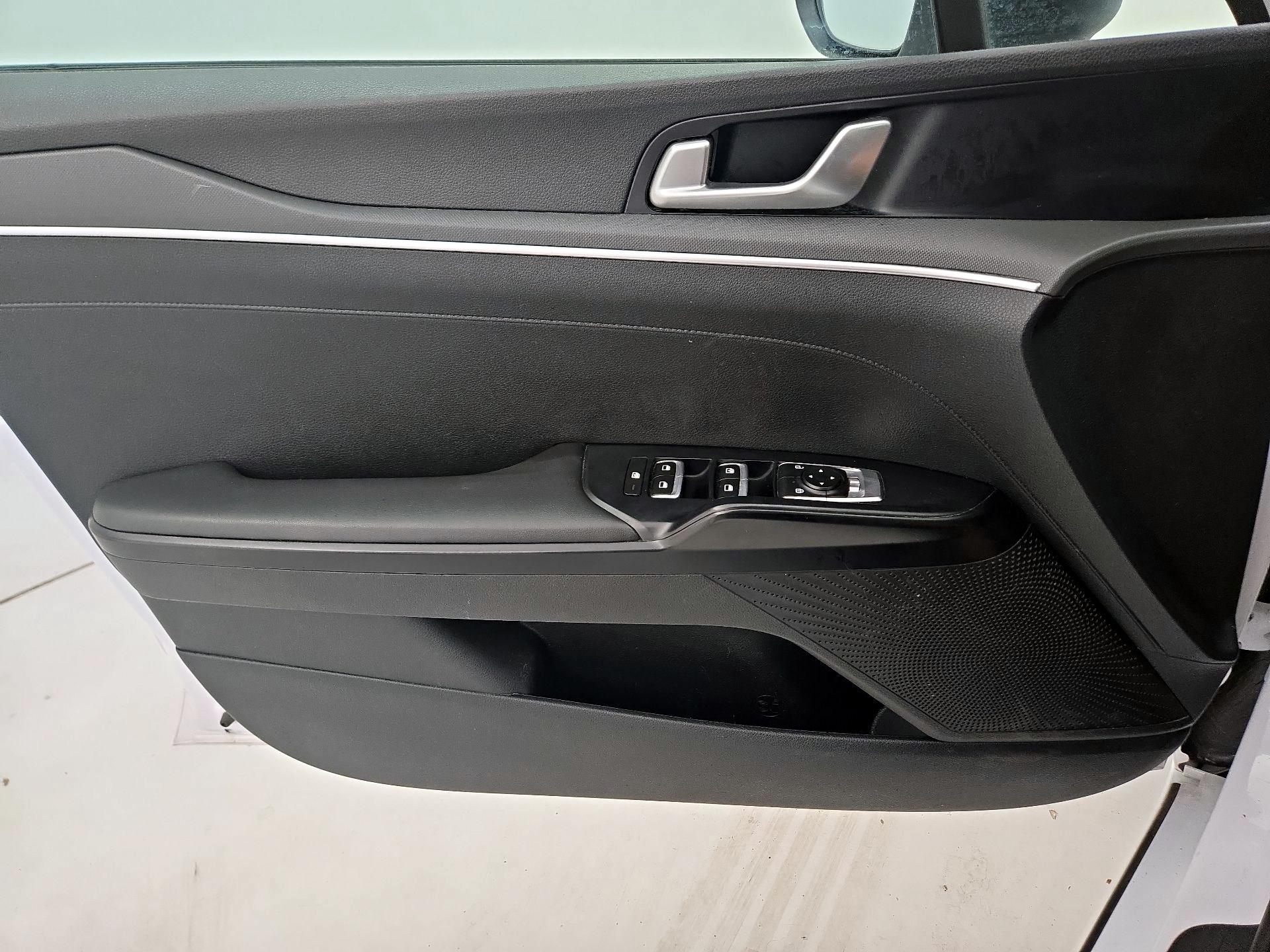 Thumbnail: 2022 Kia K5 - 12