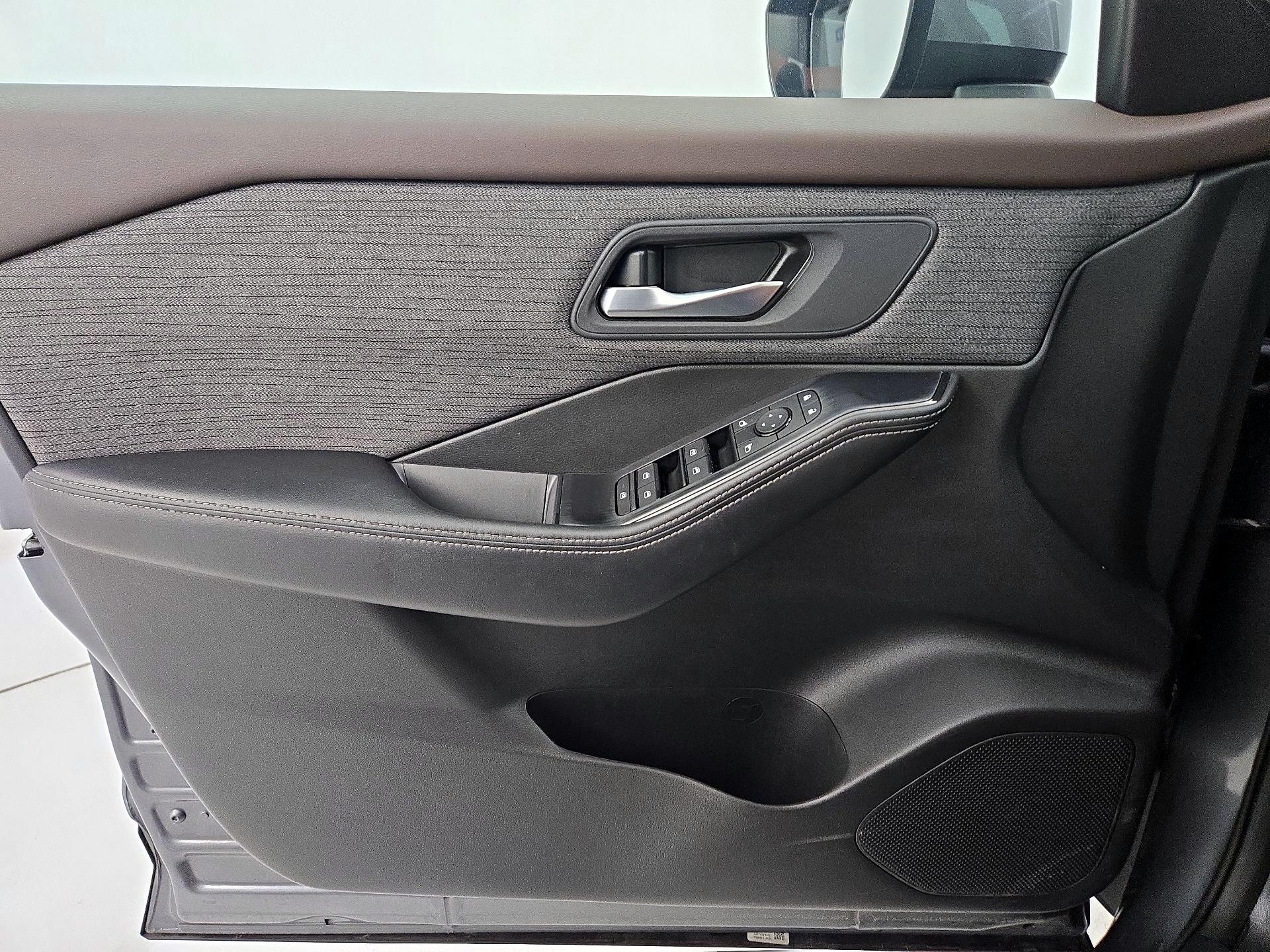 Thumbnail: 2023 Nissan Rogue - 12