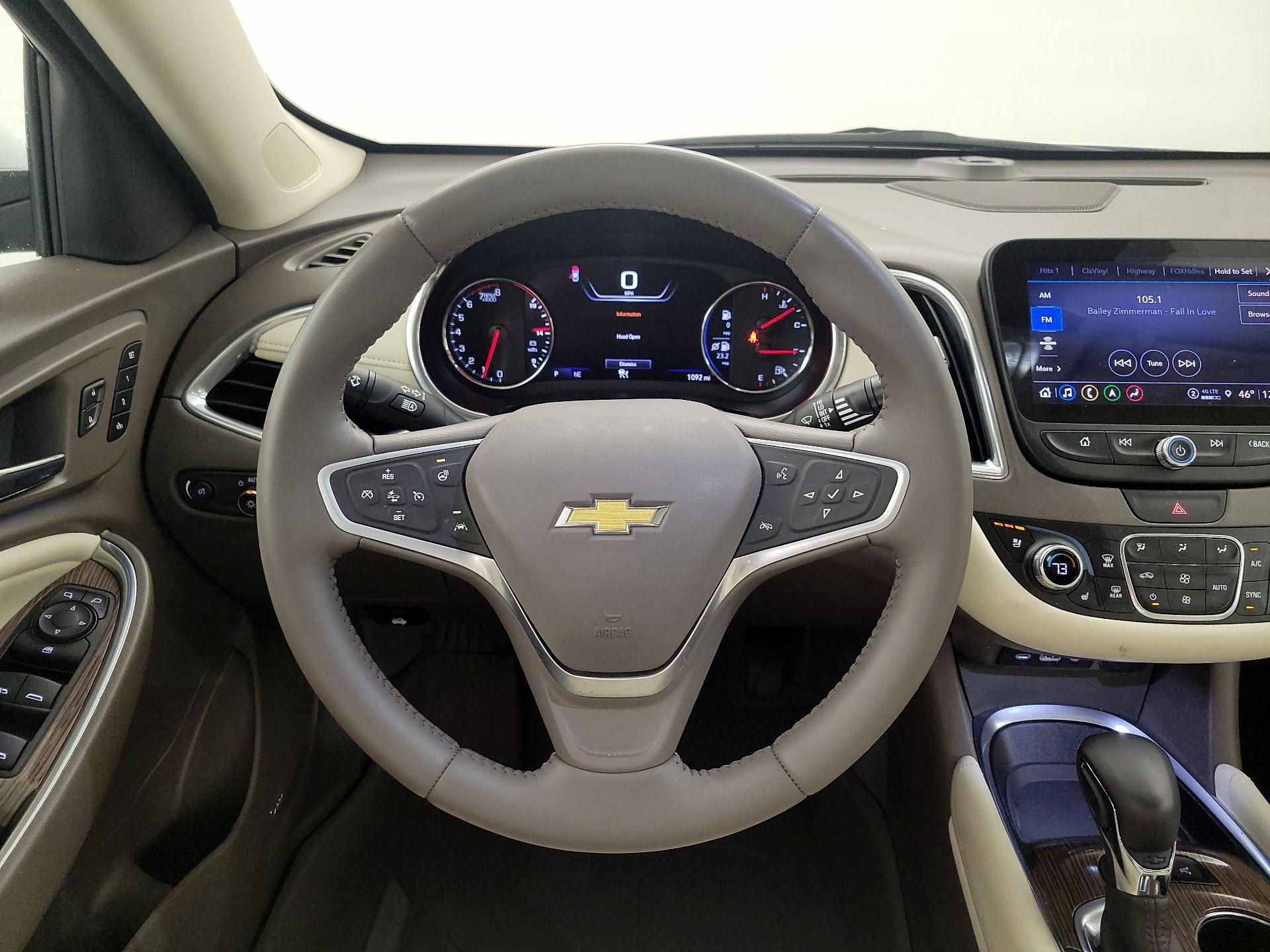 Thumbnail: 2022 Chevrolet Malibu - 10