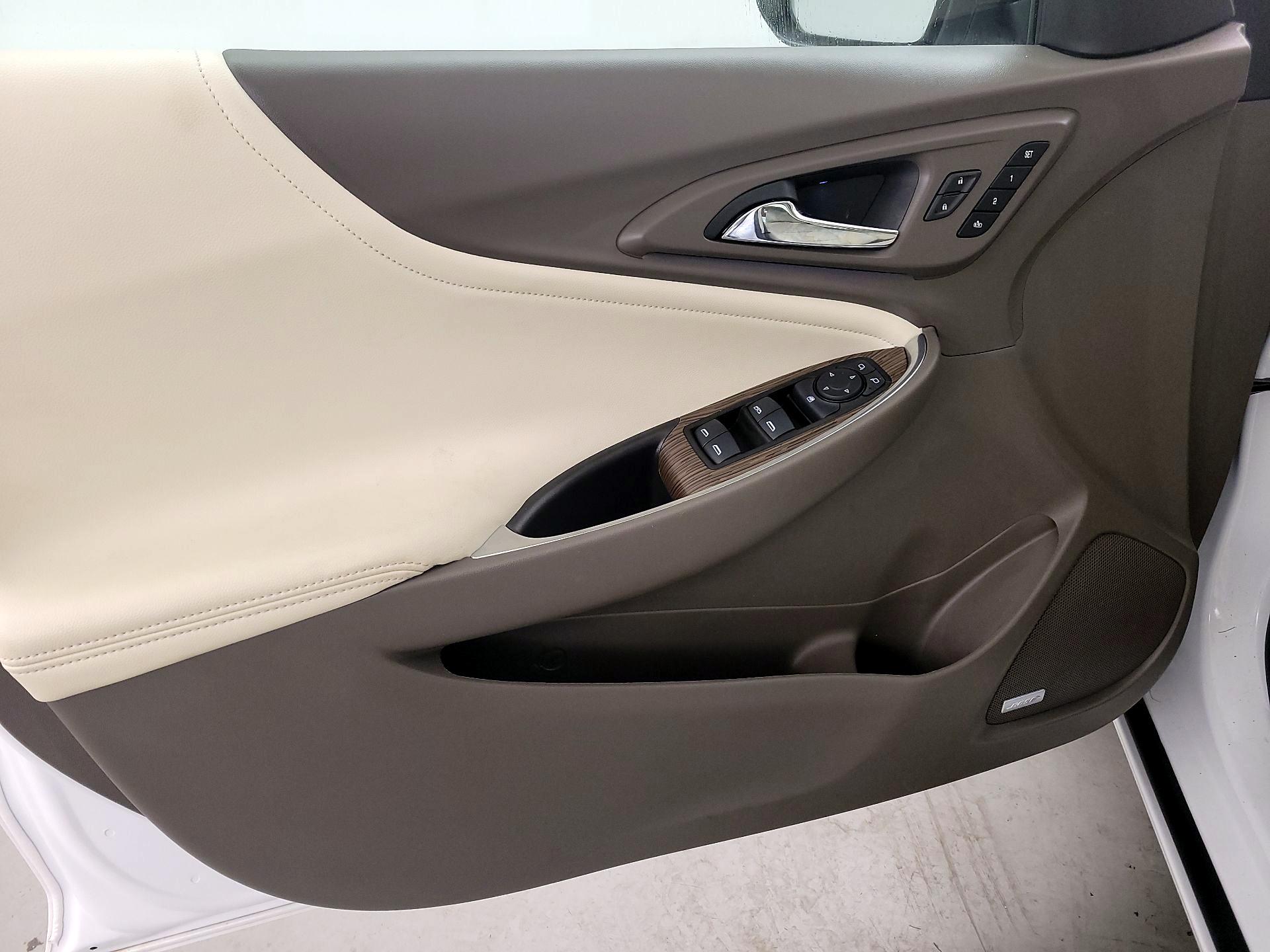 Thumbnail: 2022 Chevrolet Malibu - 12