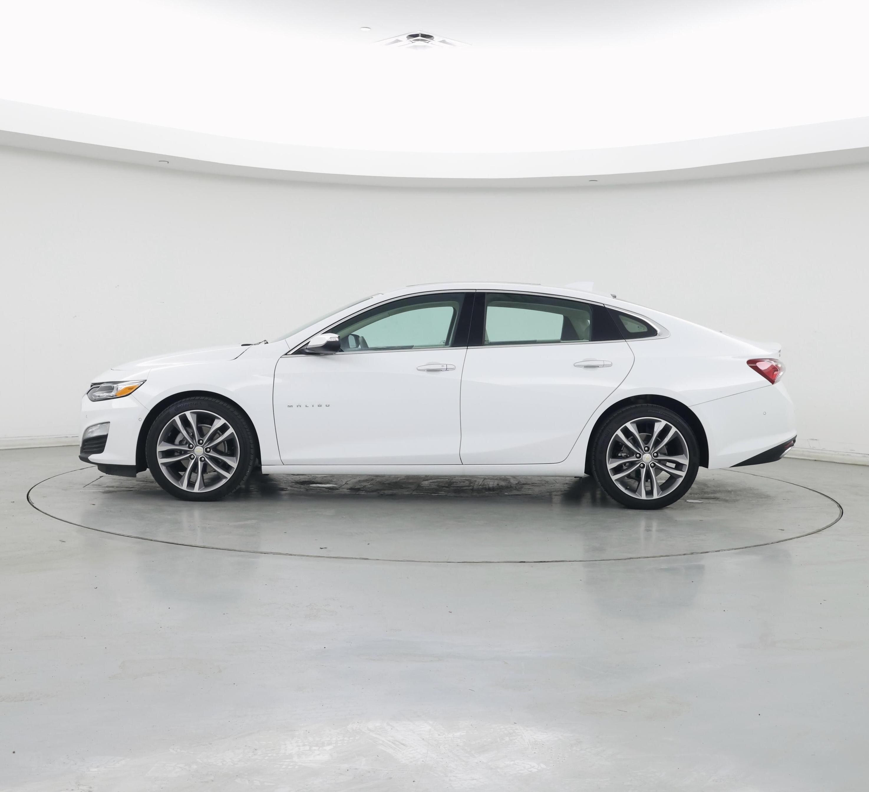 Thumbnail: 2022 Chevrolet Malibu - 3