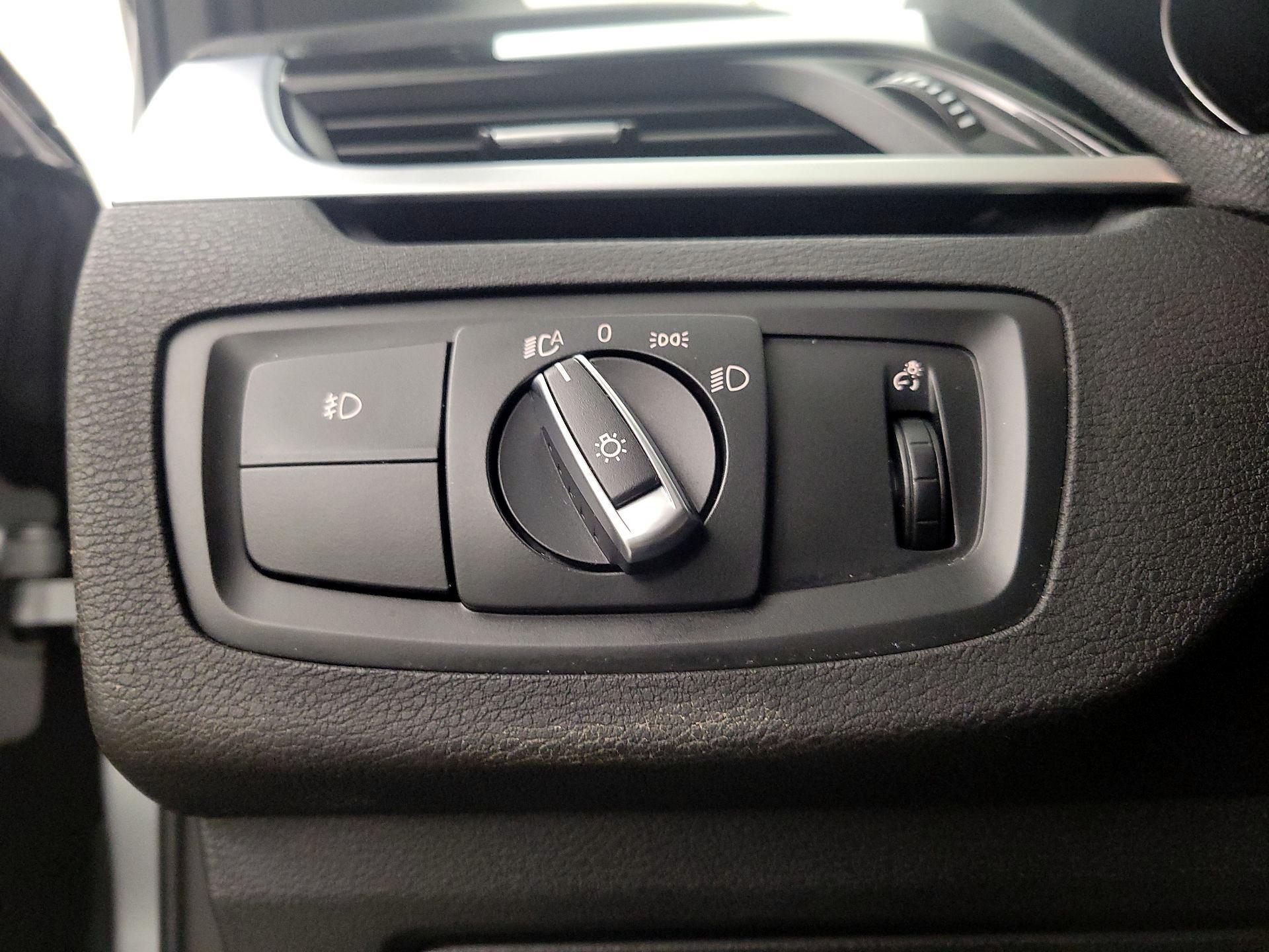 Thumbnail: 2019 BMW X1 - 13